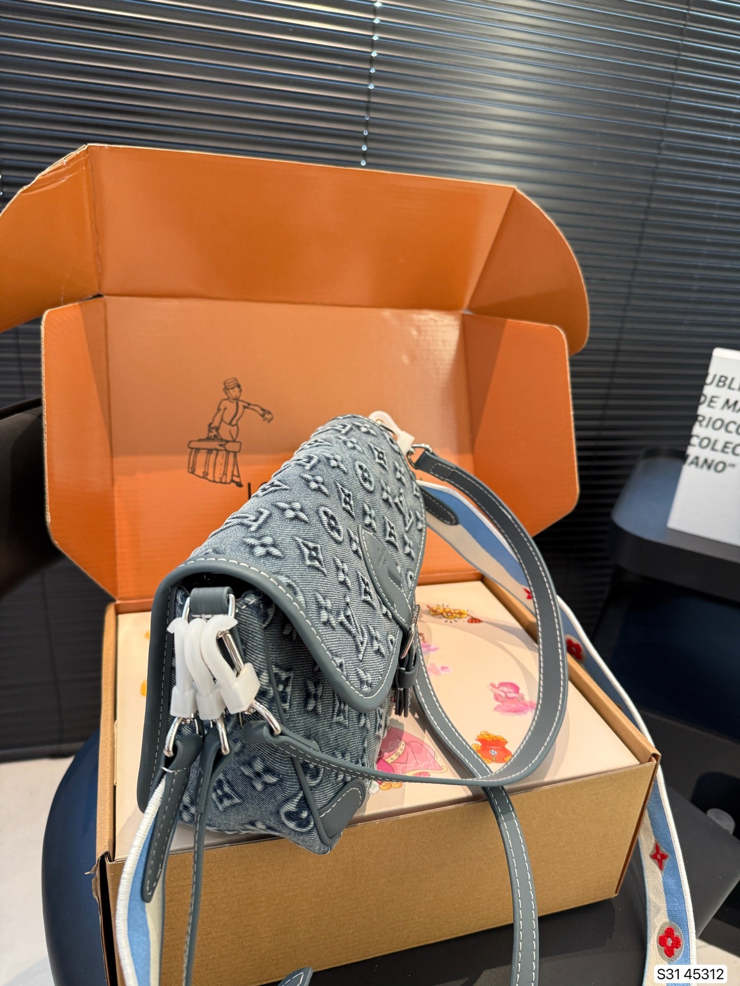 LOU* 25SS denim baguette bag