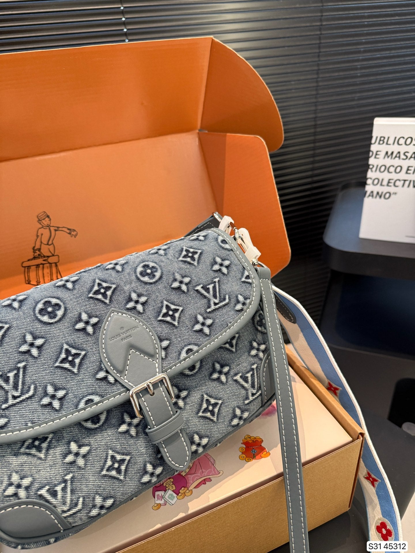 LOU* 25SS denim baguette bag