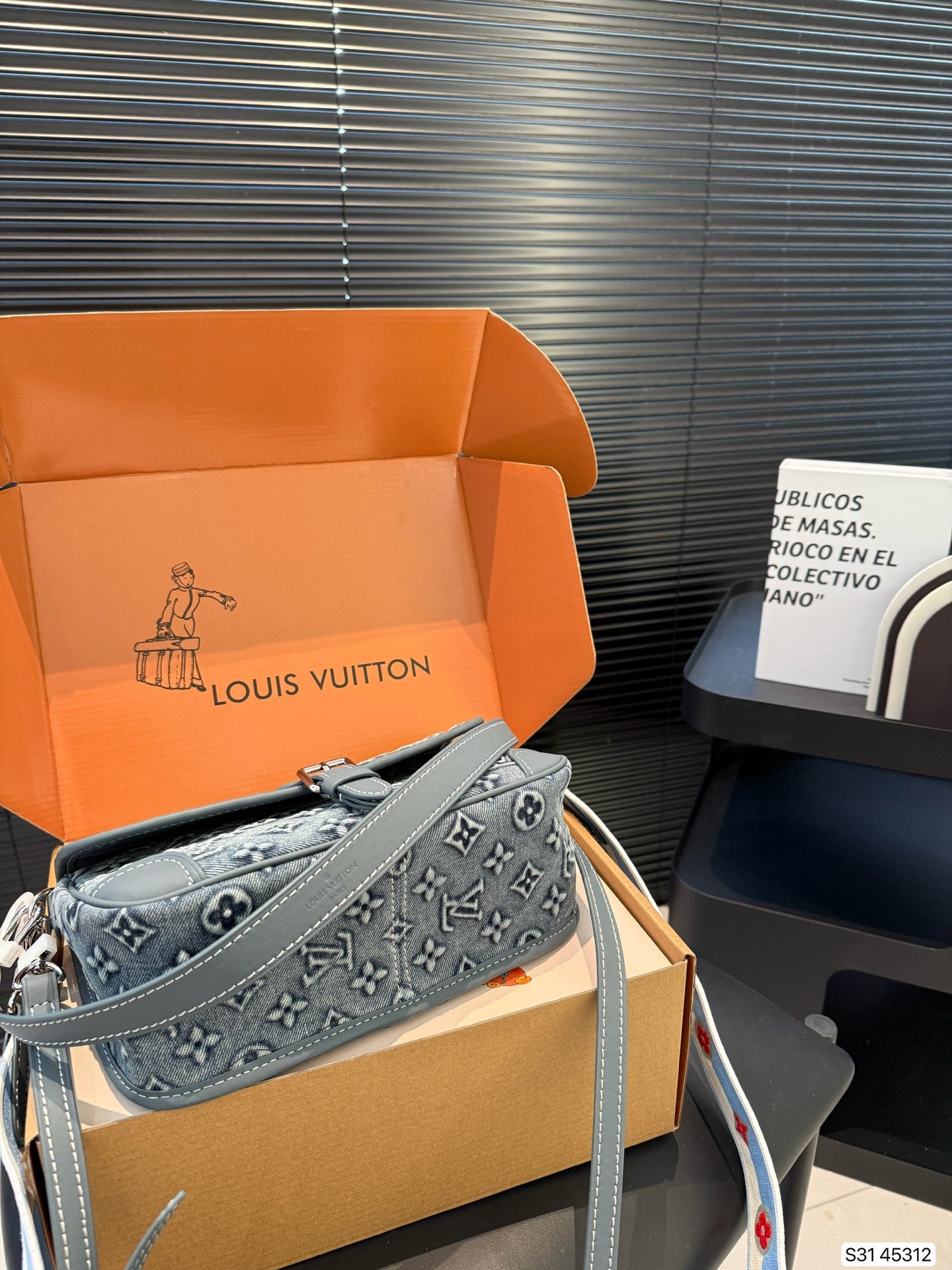 LOU* 25SS denim baguette bag