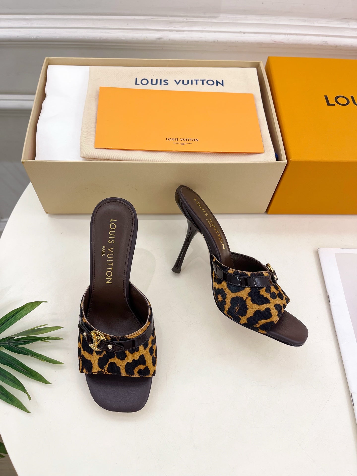 LOU* 25SS horsehair high heel slippers VIP