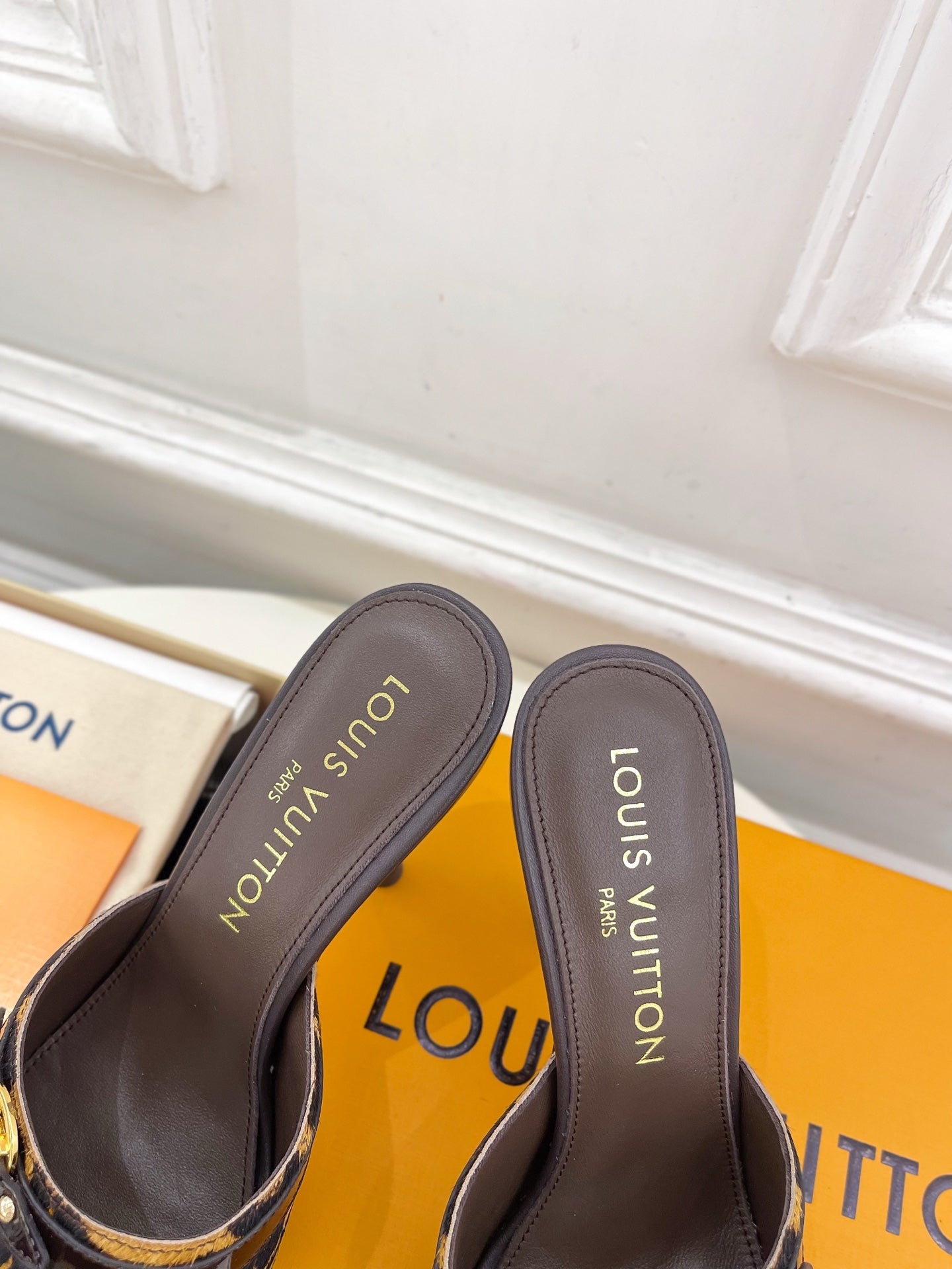 LOU* 25SS horsehair high heel slippers VIP