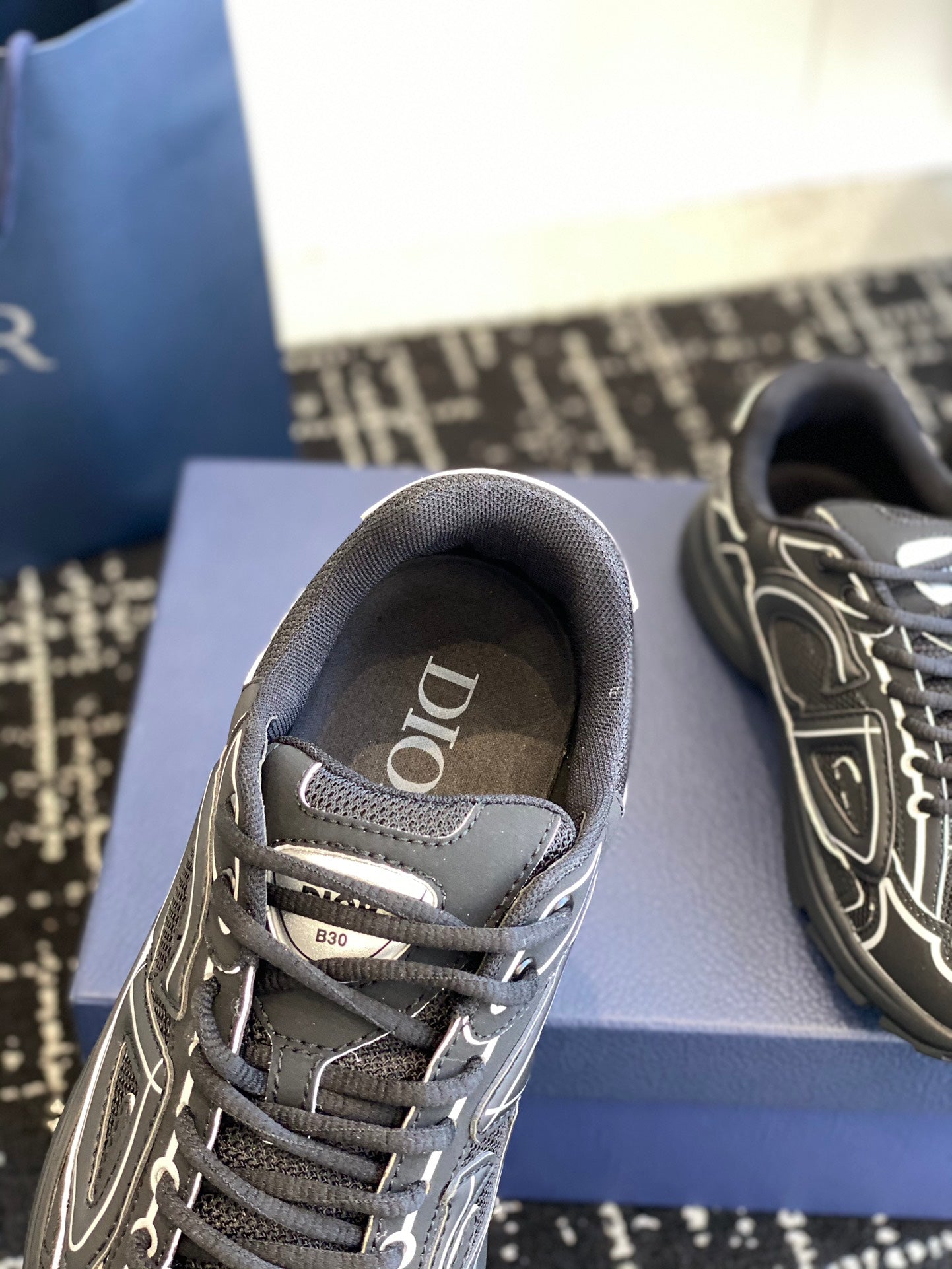 DIO* B30 Reflective Sneakers