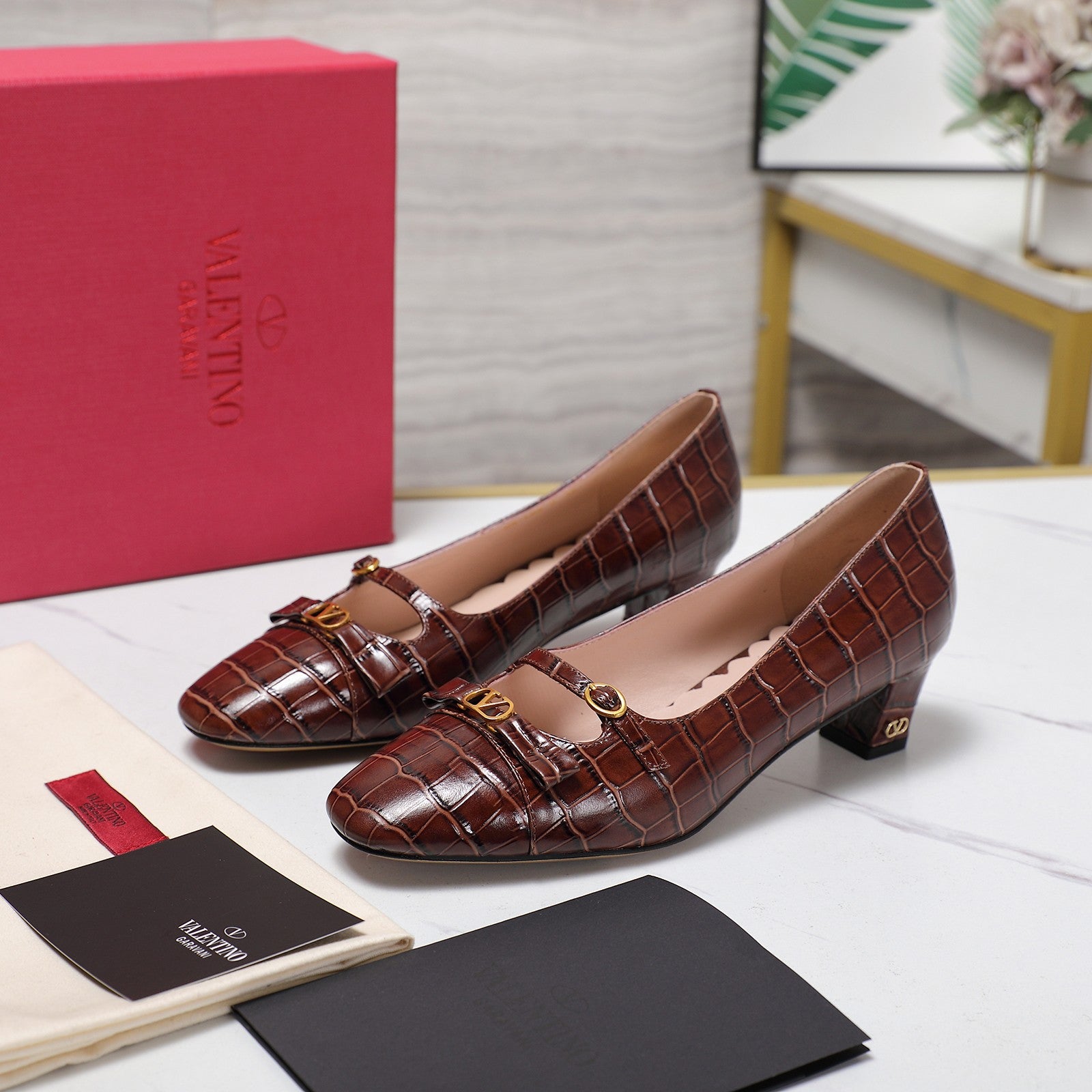 Valentino* 25SS bow shoes