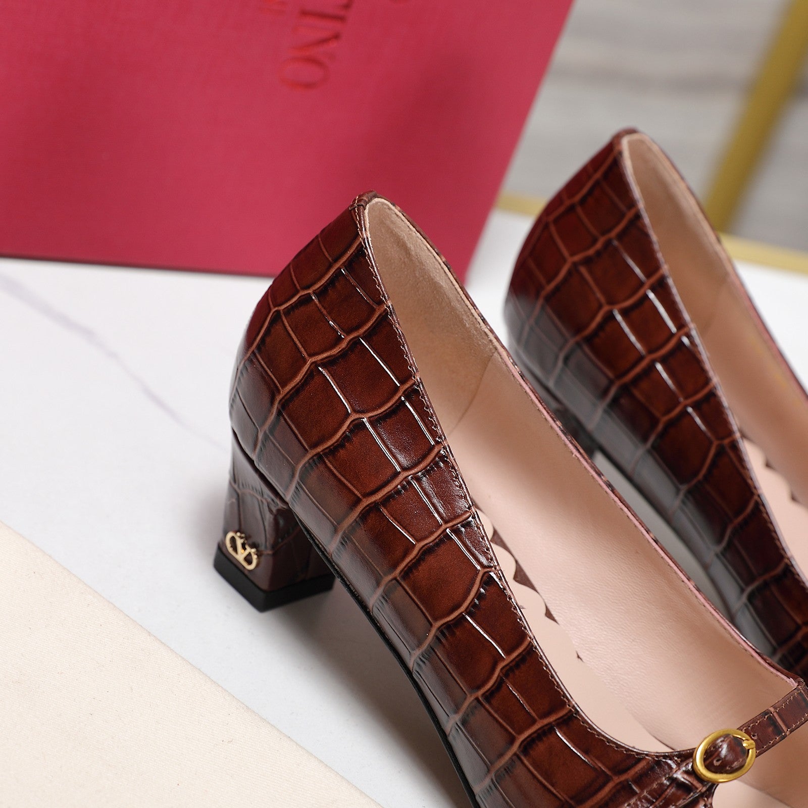 Valentino* 25SS bow shoes