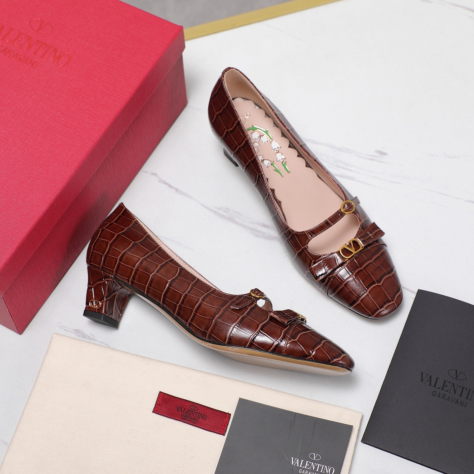 Valentino* 25SS bow shoes