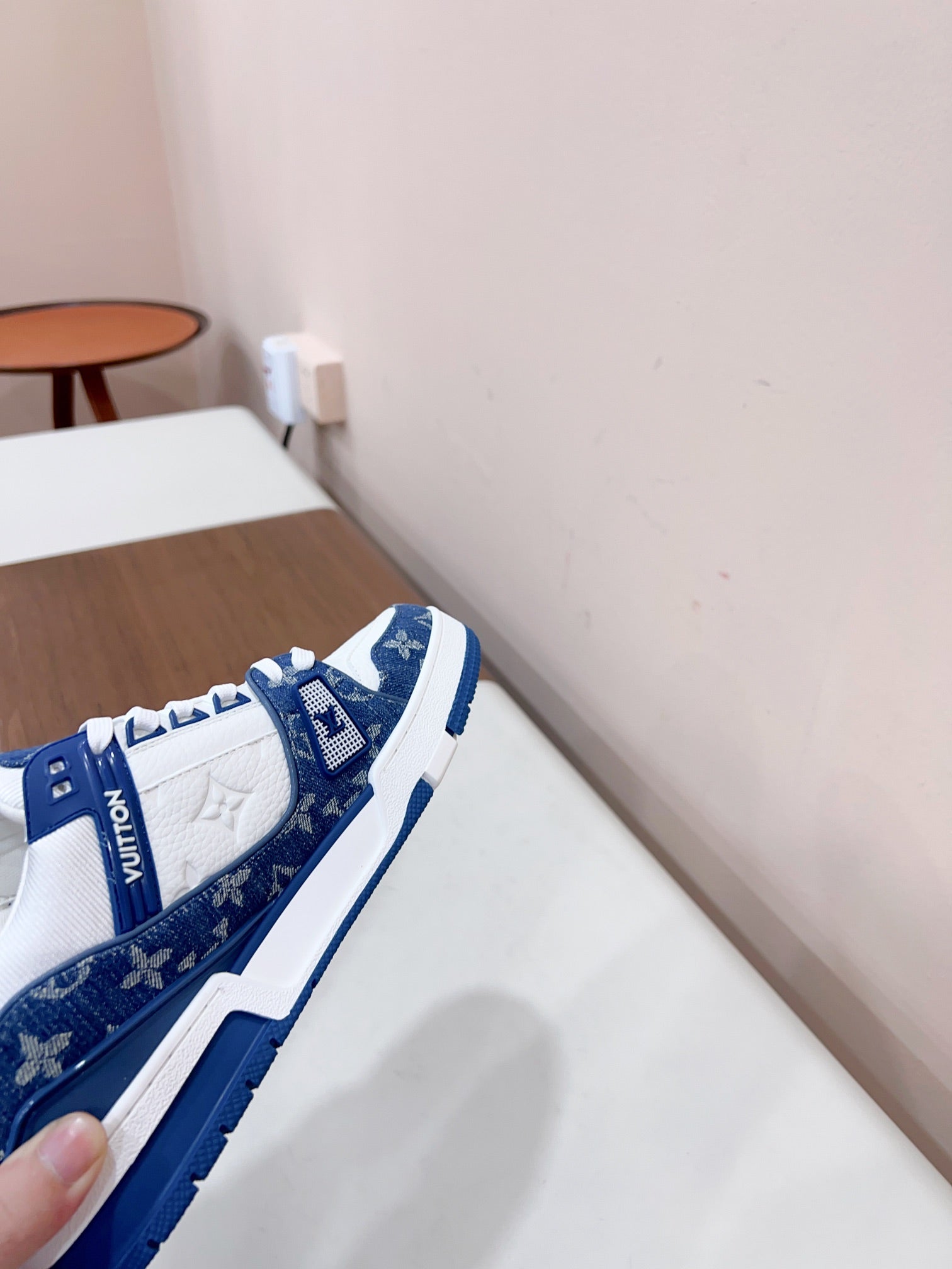 LOU* Vintage LVTRAINE Sneakers (Unisex)