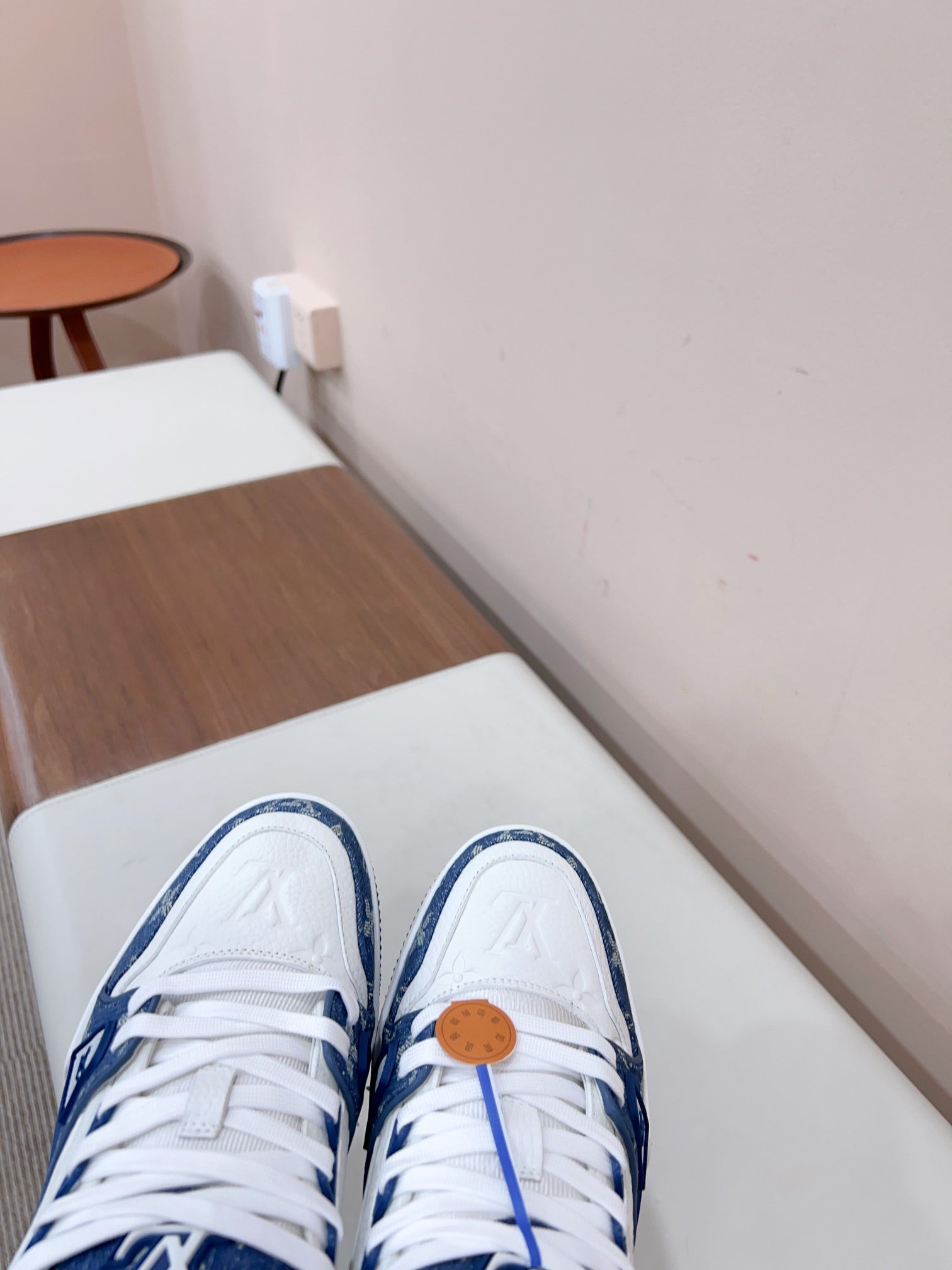 LOU* Vintage LVTRAINE Sneakers (Unisex)