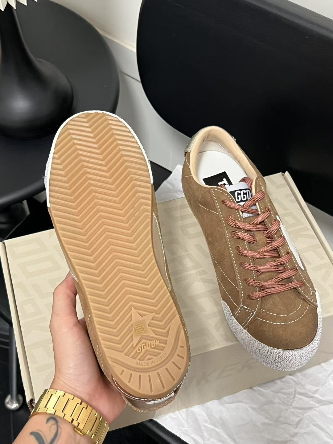 GG German training shoes