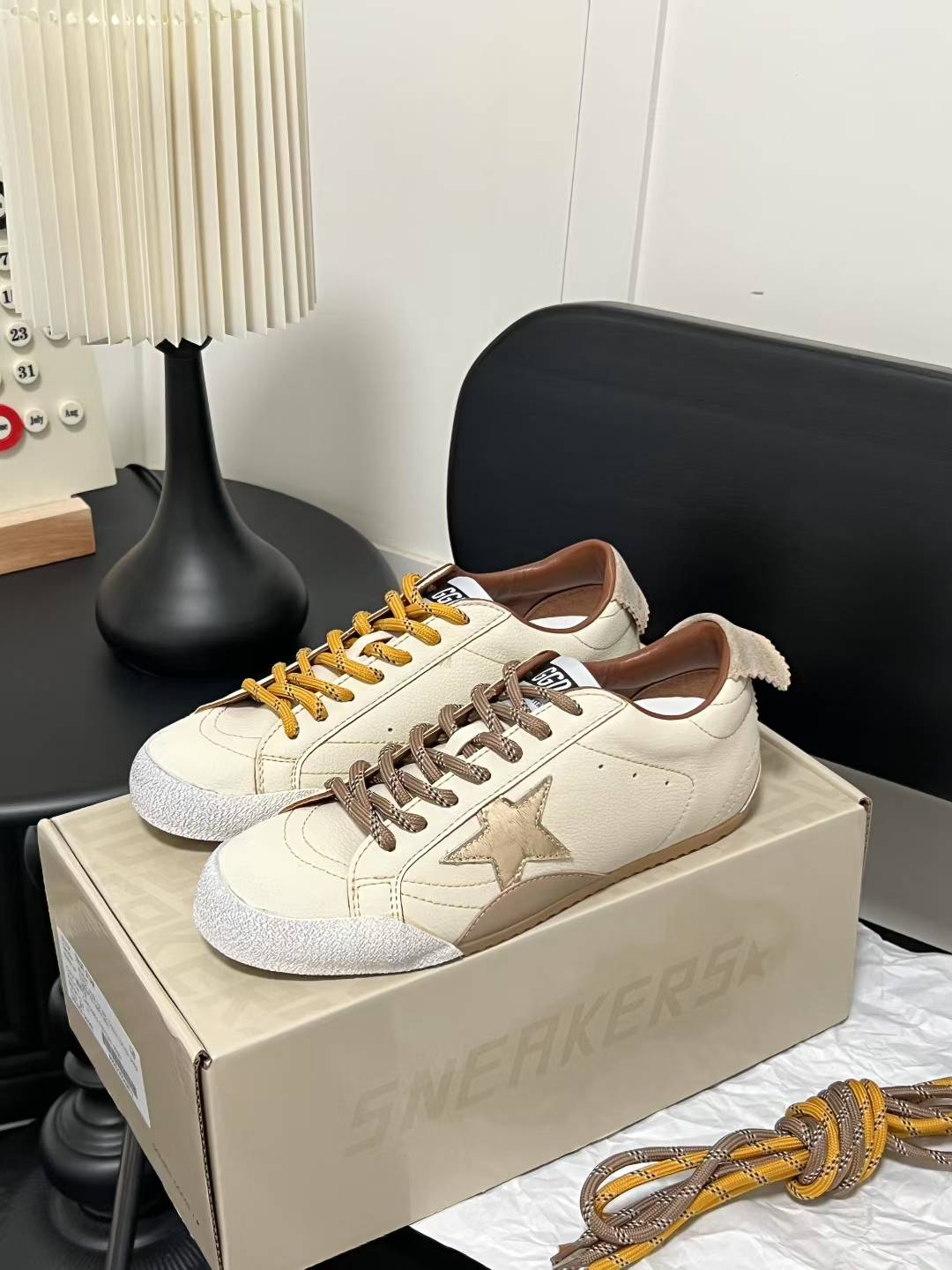 GG German training shoes