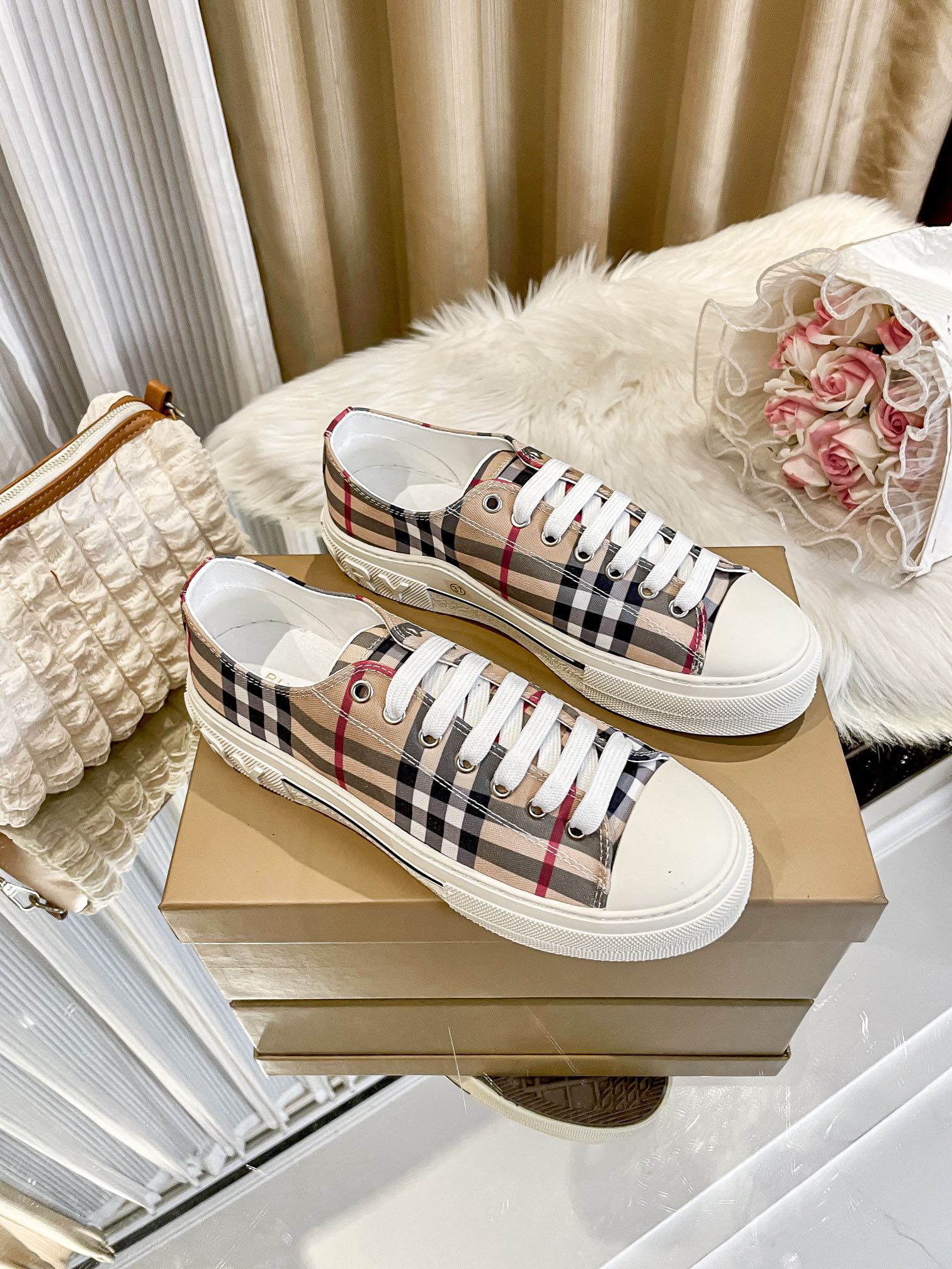 Burberry white shoes