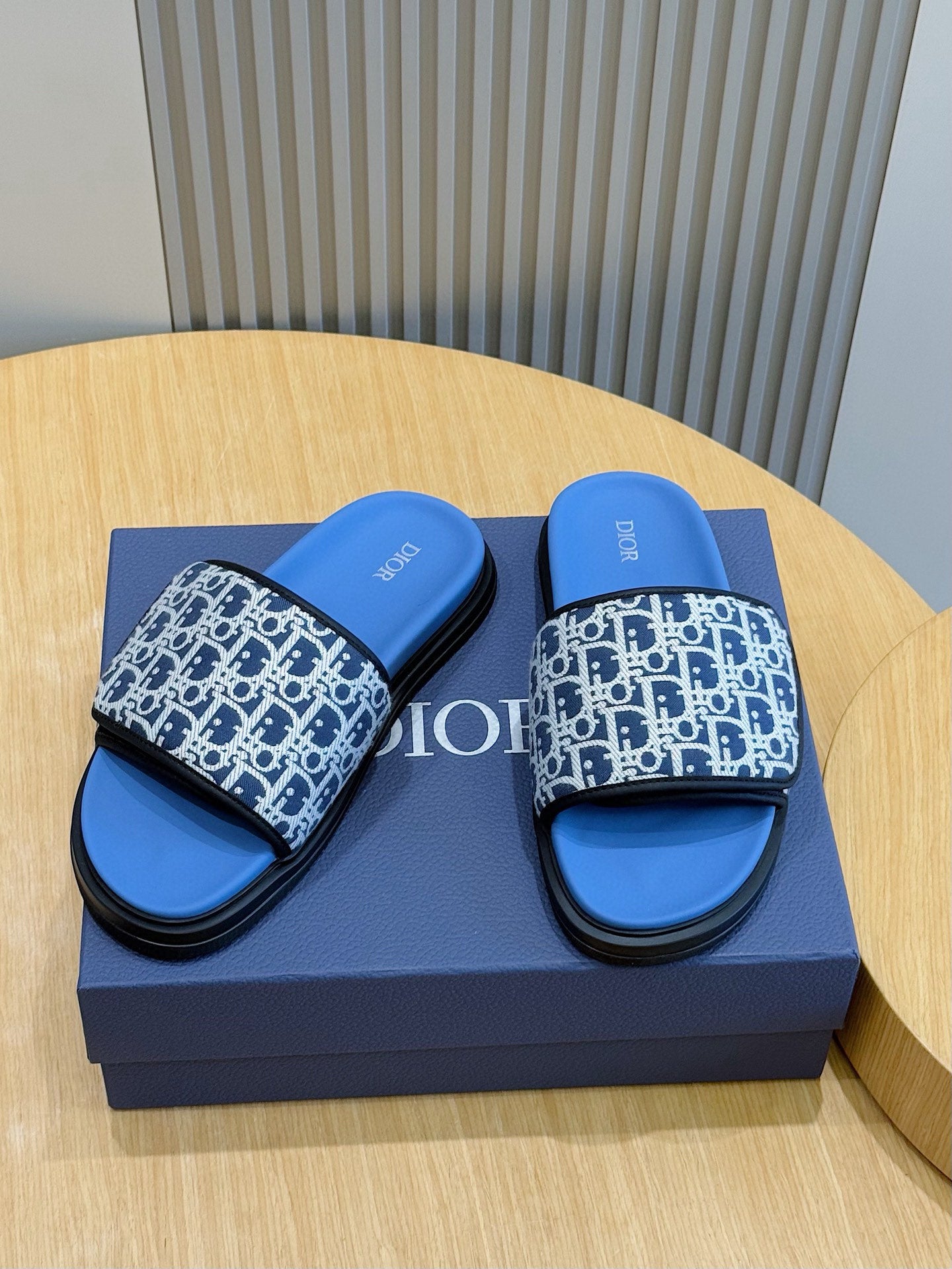 DIO* 25SS AQUA Slippers