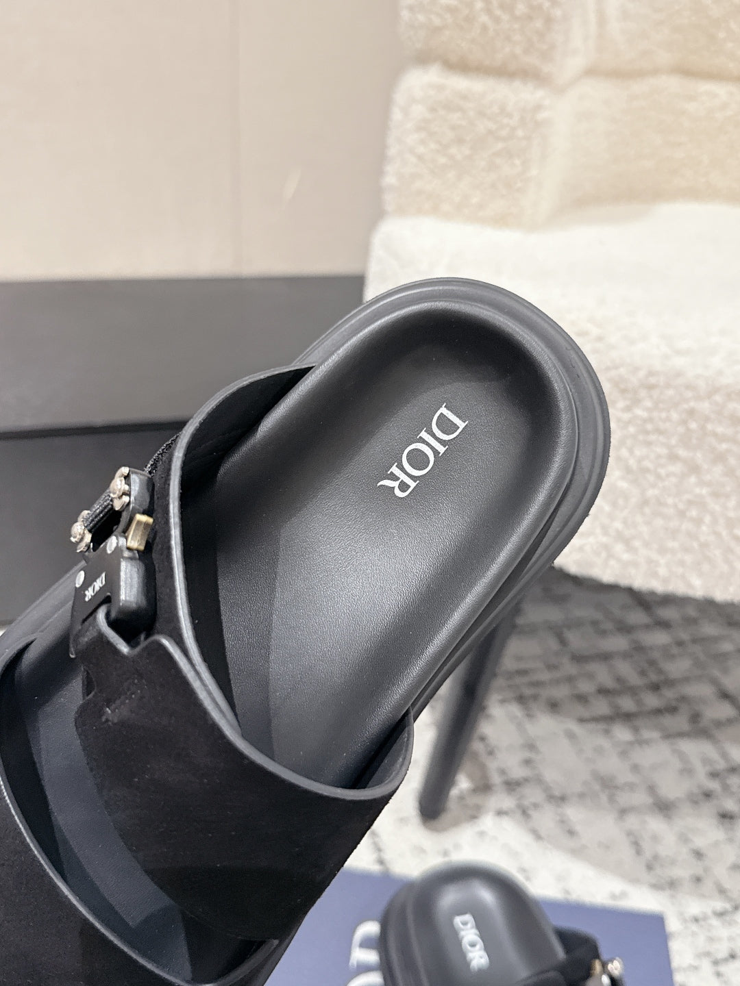 DIO* 25SS suede slippers