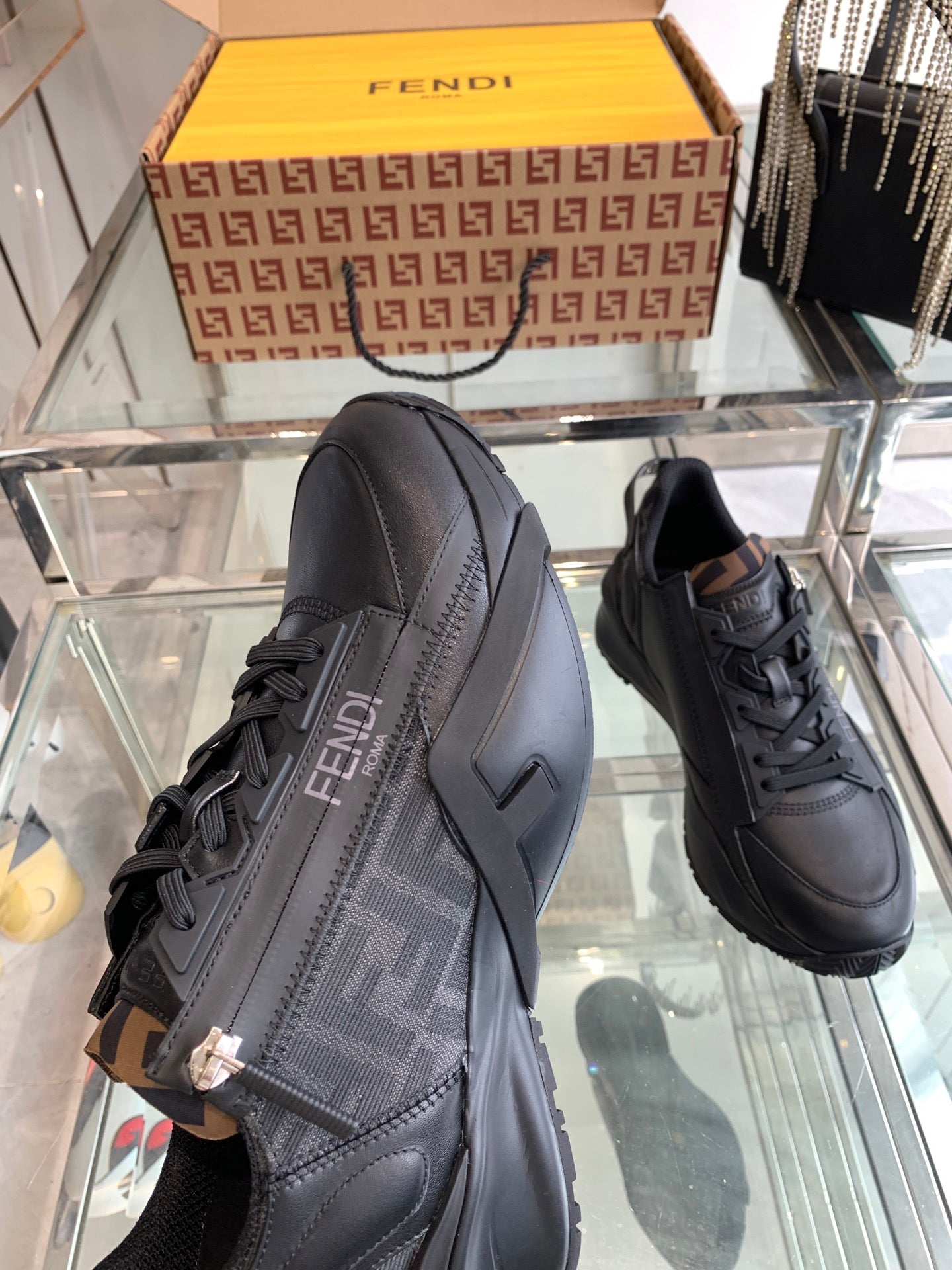 FEN* 25SS sneakers