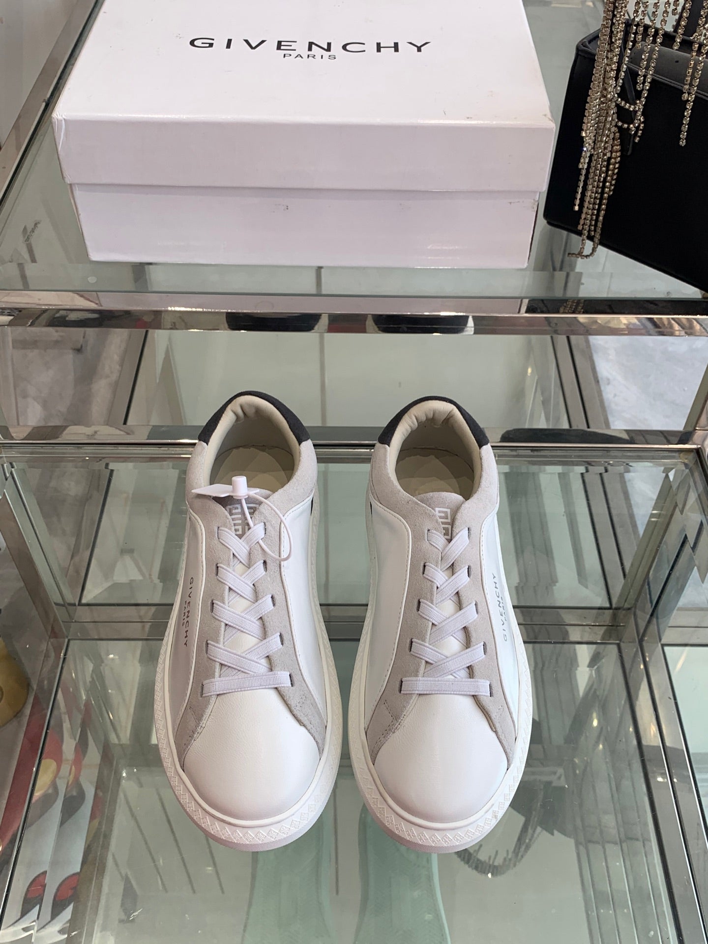 Given* 25SS white shoes