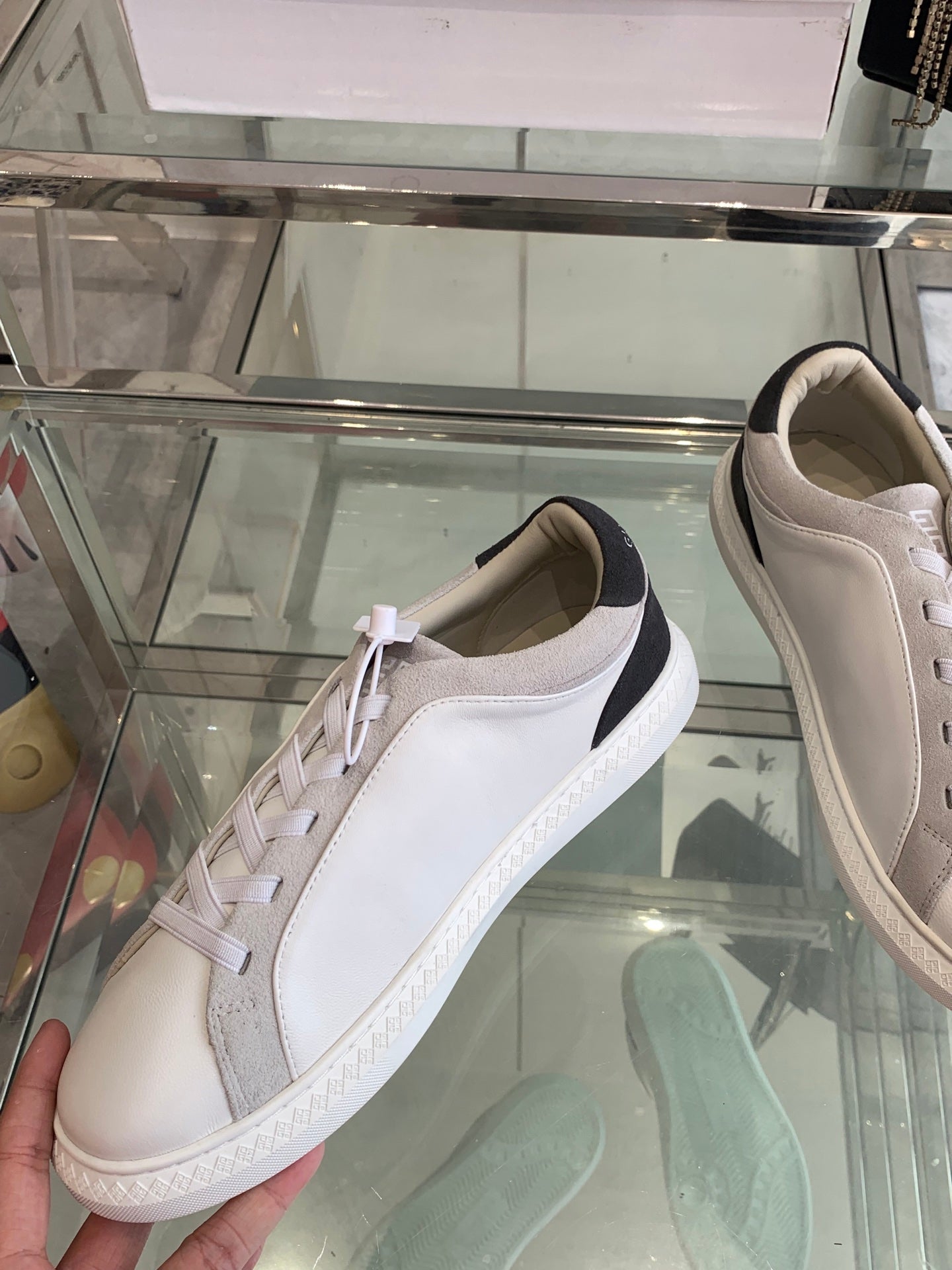 Given* 25SS white shoes