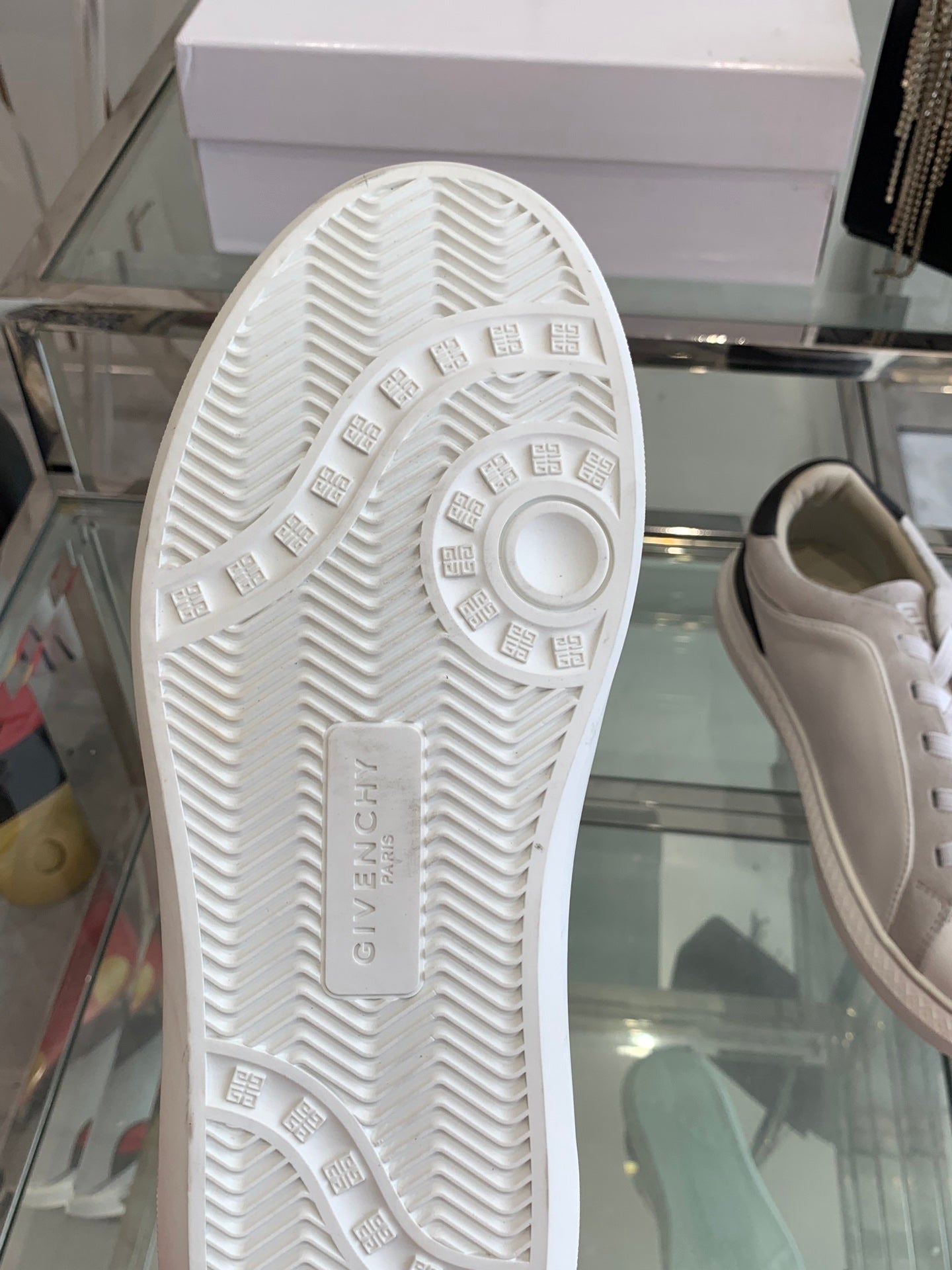 Given* 25SS white shoes