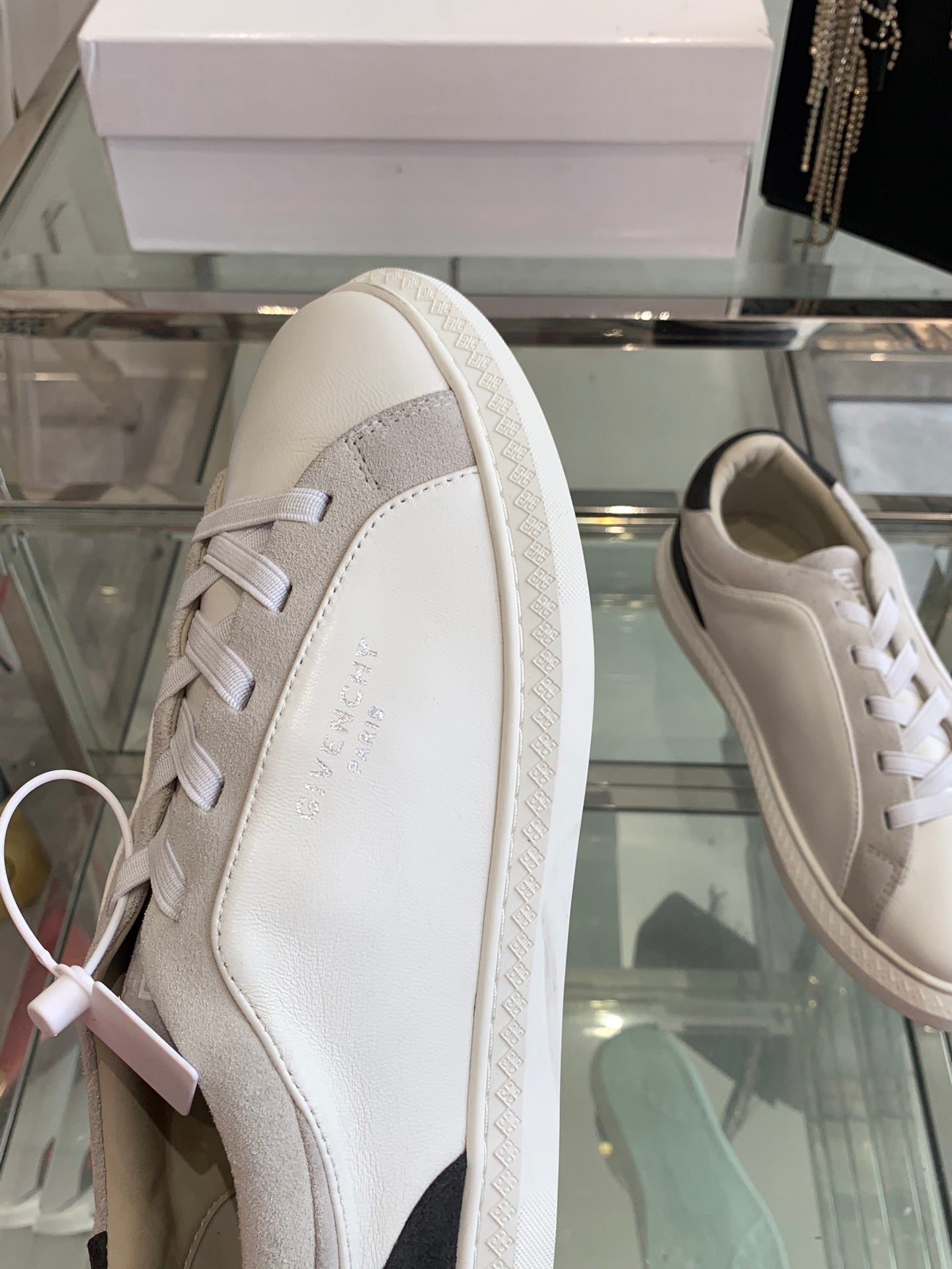 Given* 25SS white shoes