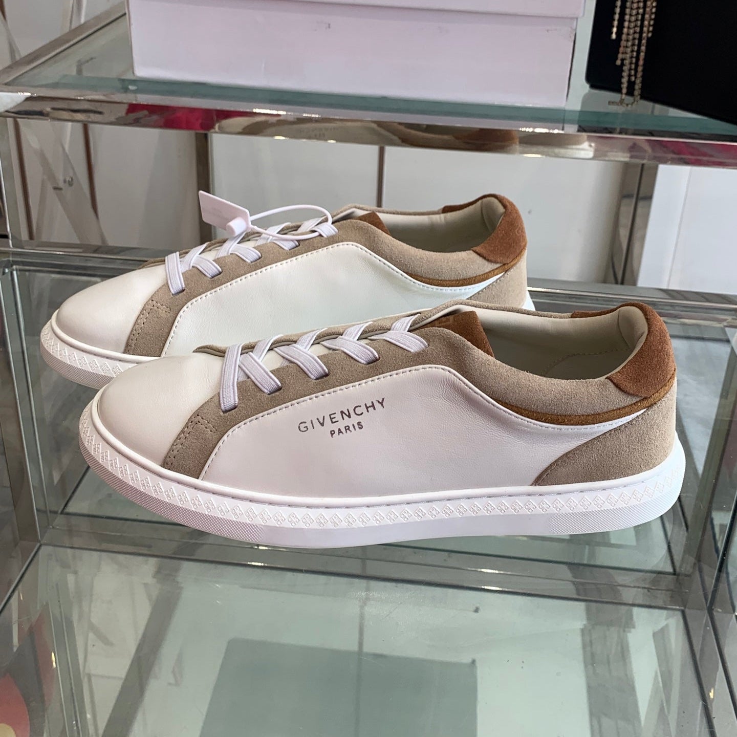 Given* 25SS white shoes