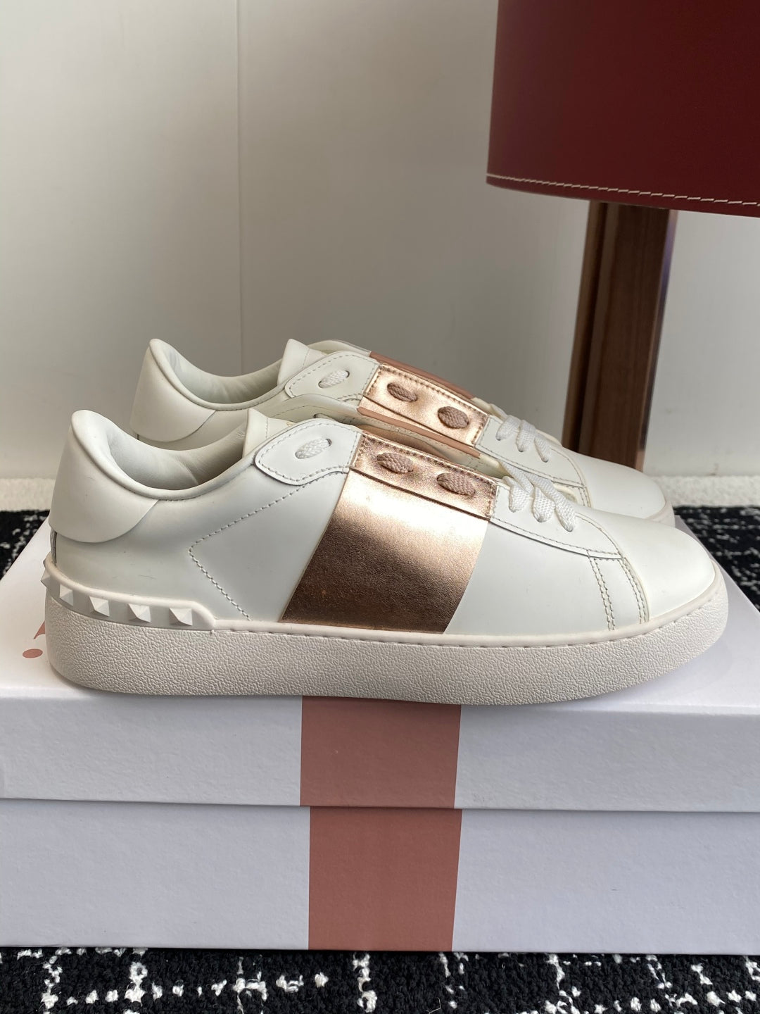 Valent* low-top sneakers （Unisex）