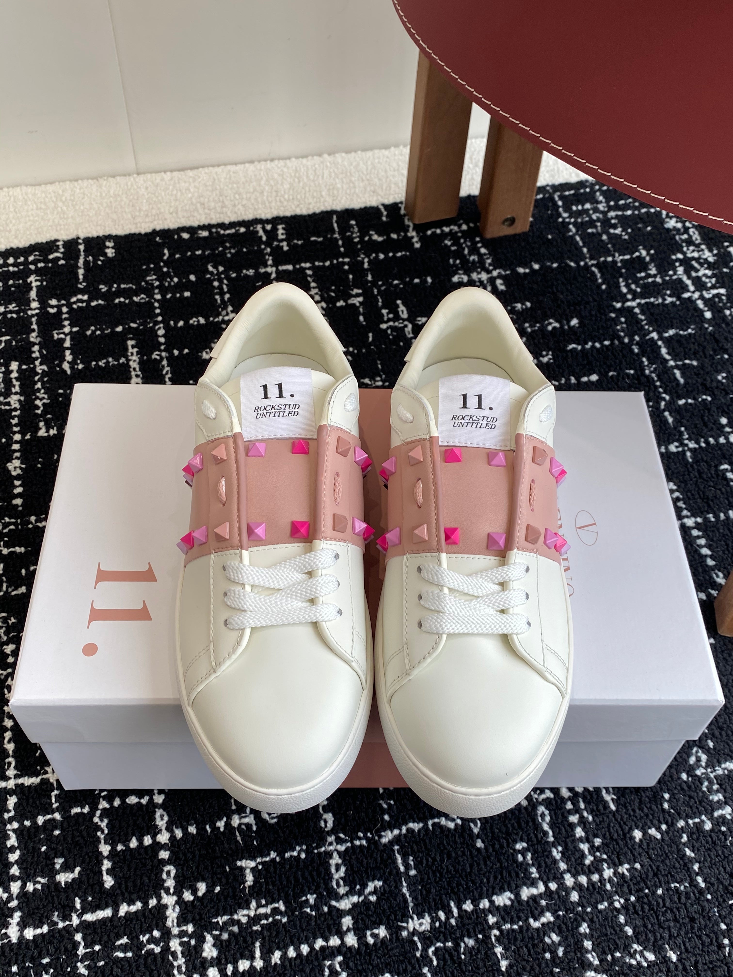 Valent* low-top sneakers （Unisex）