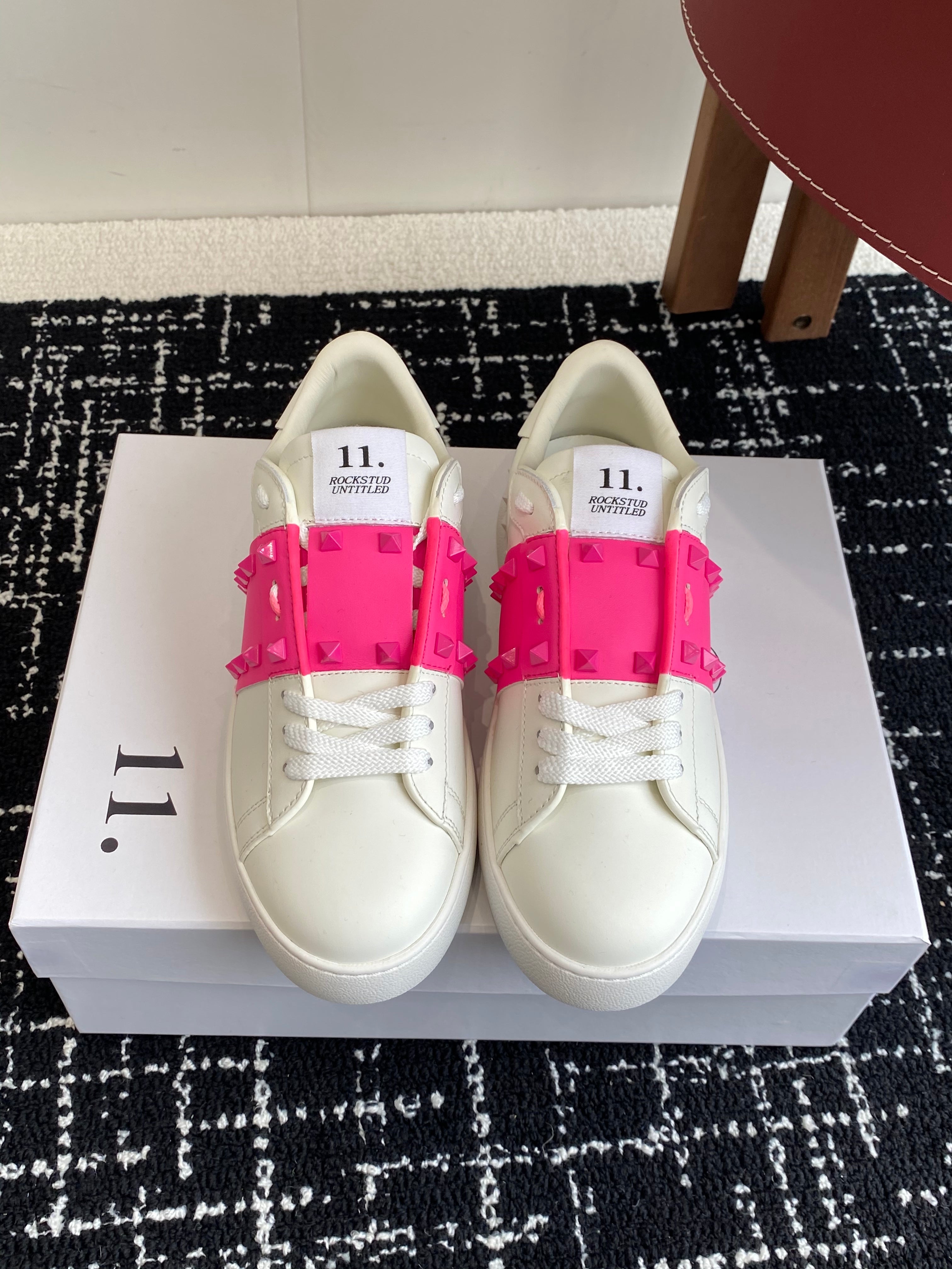 Valent* low-top sneakers （Unisex）