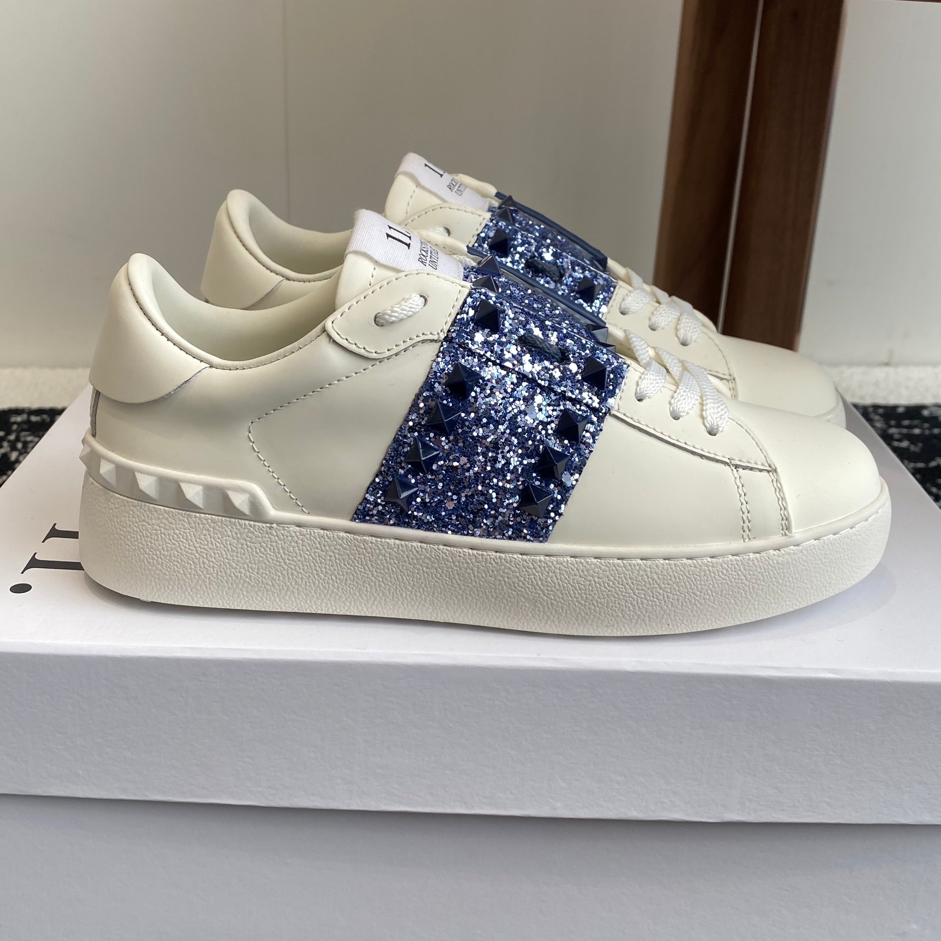 Valent* low-top sneakers （Unisex）