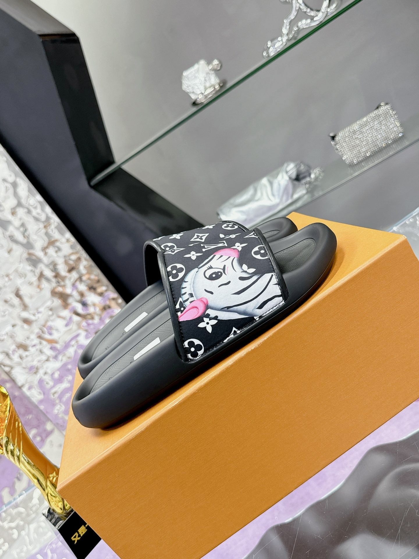 LOU* 25SS men's slippers