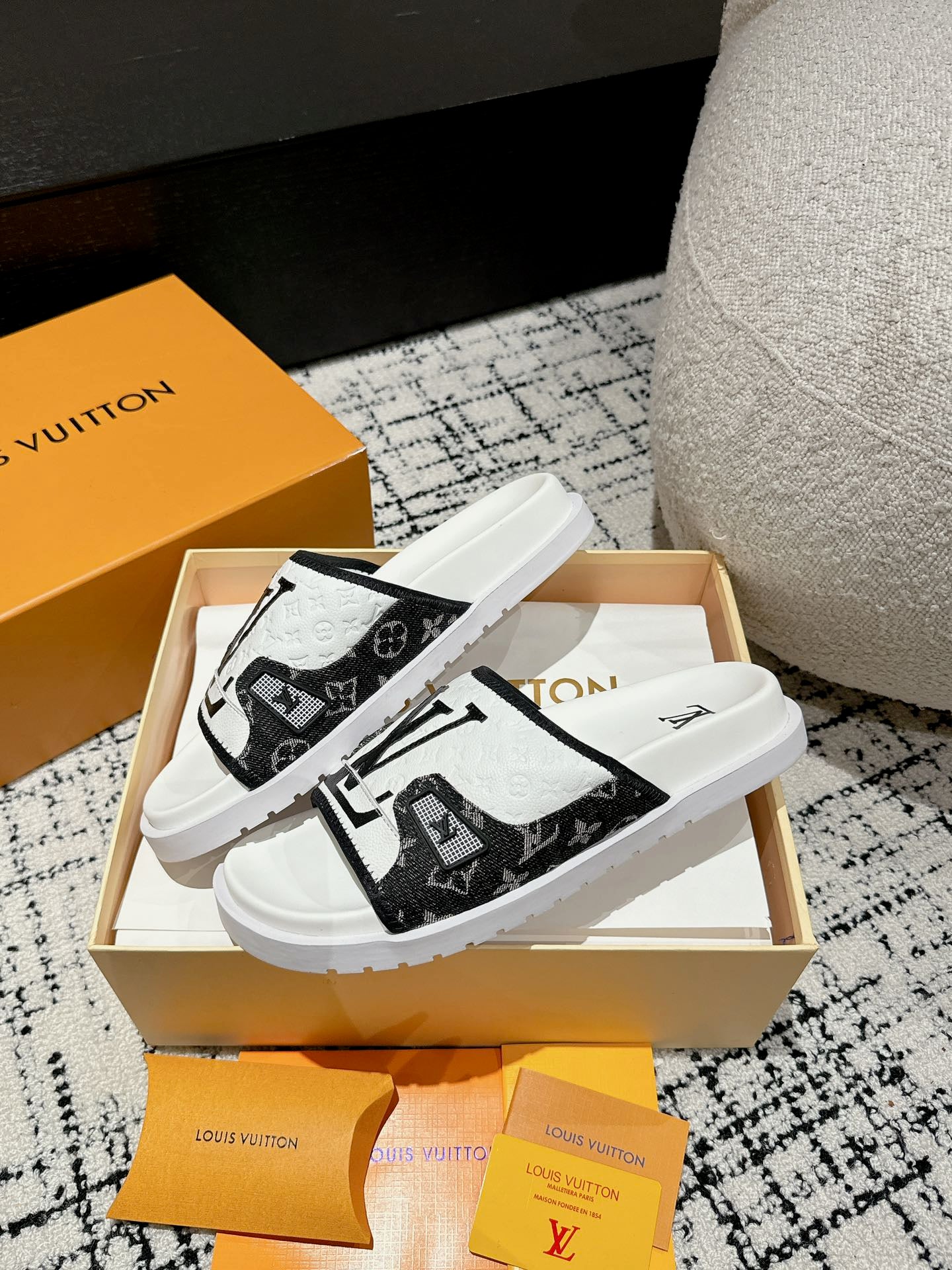 LOU* Men's Beach Shoes