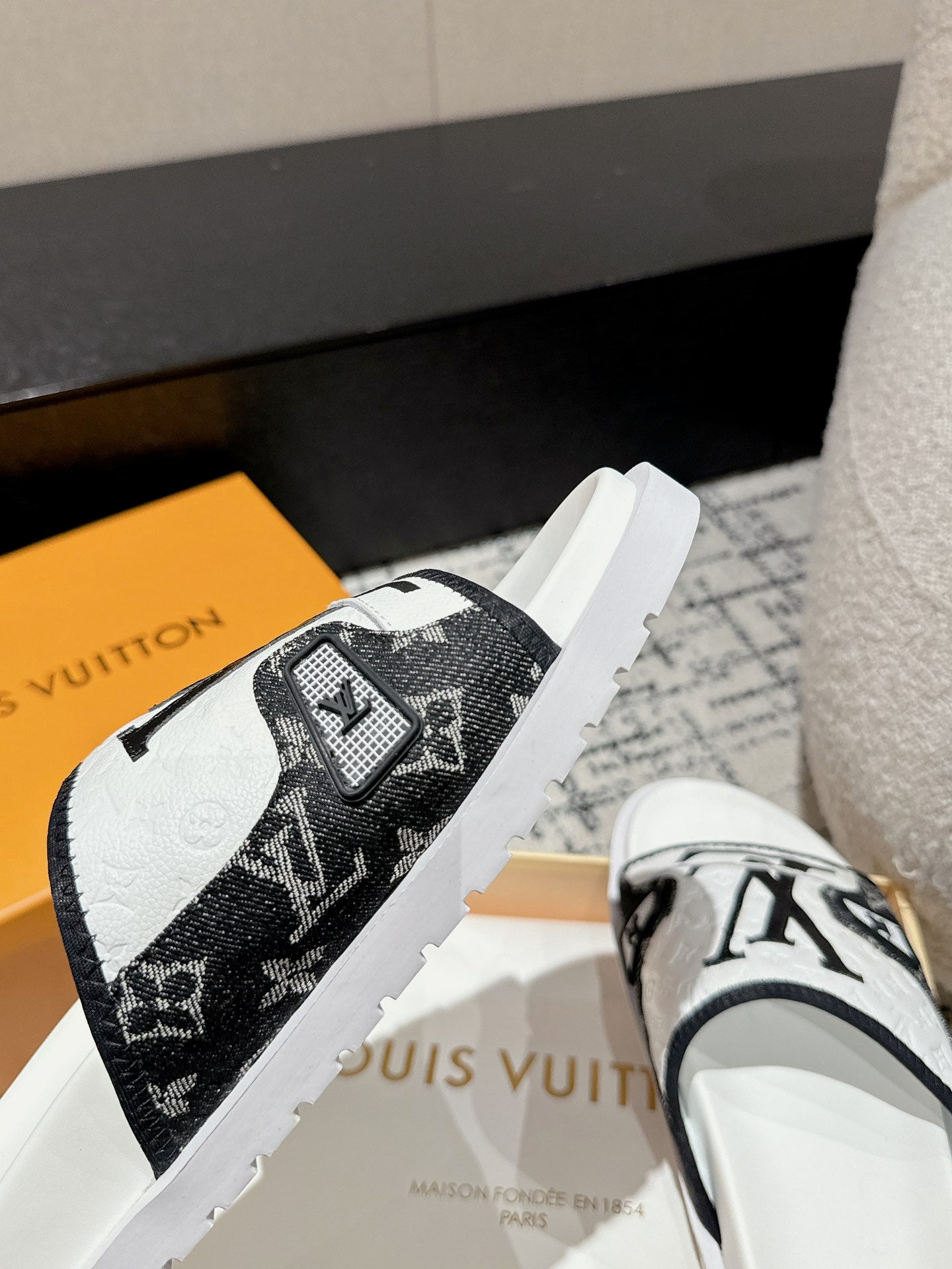 LOU* Men's Beach Shoes