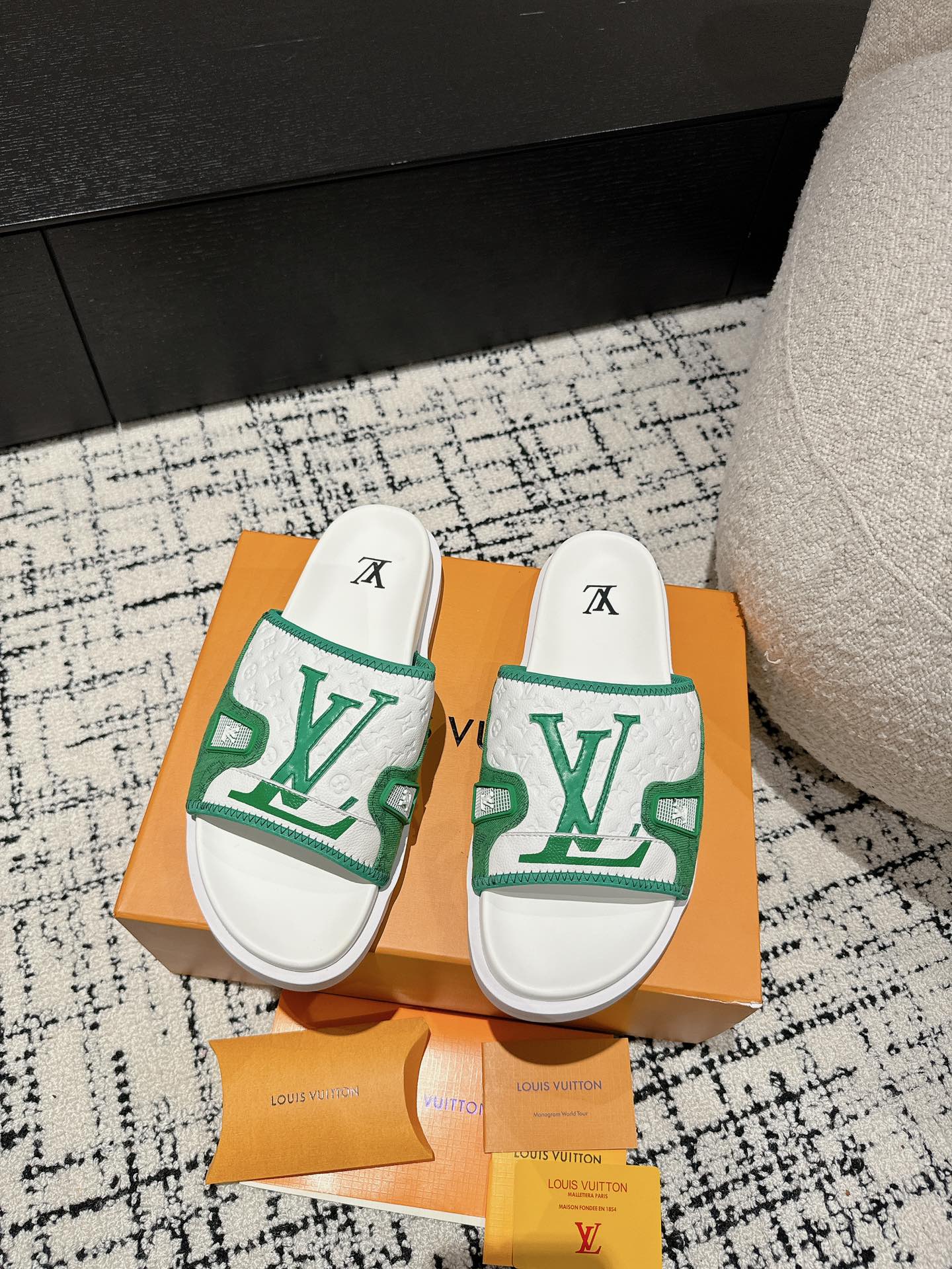 LOU* Men's Beach Shoes