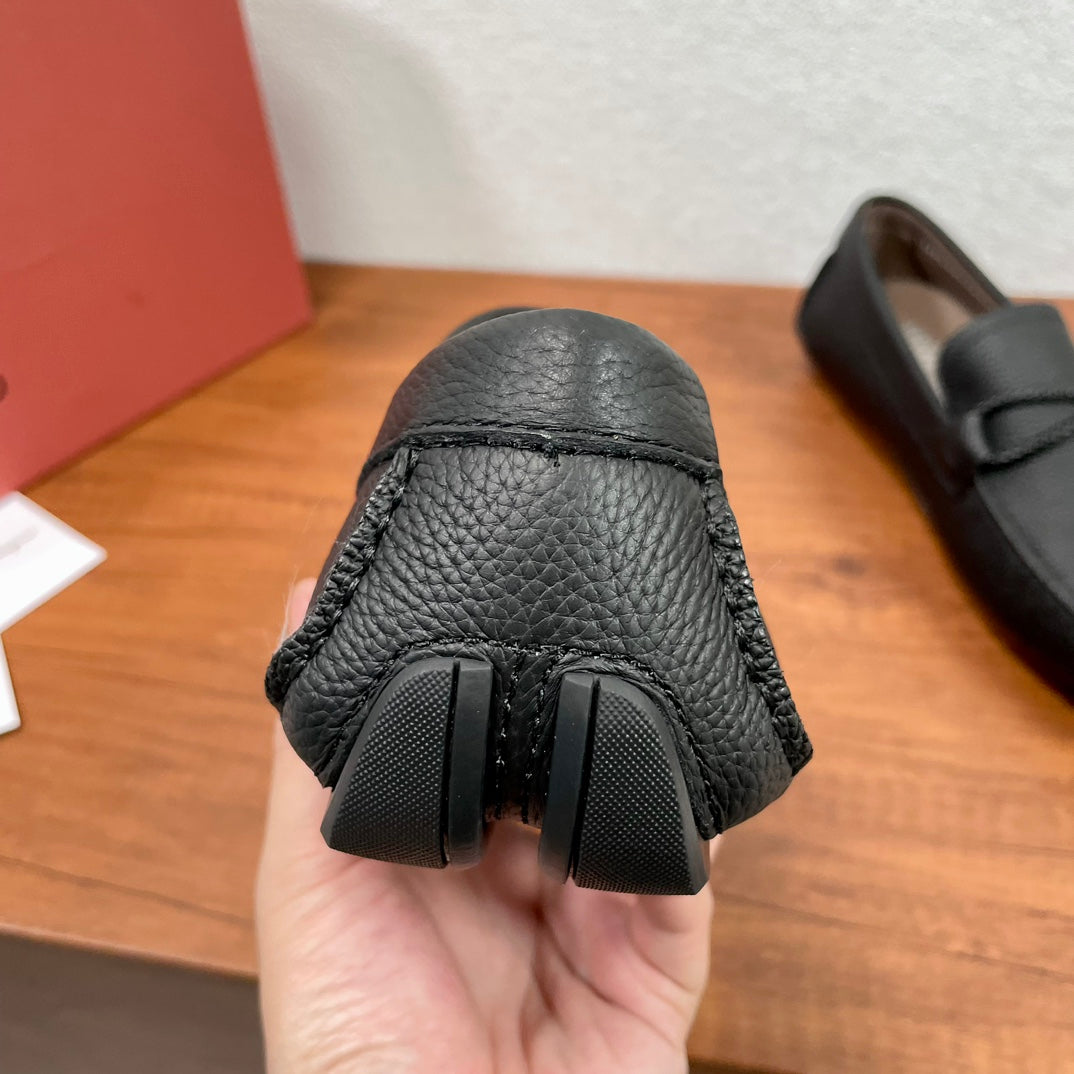 Salvatore Ferragamo 25 SS Loafers