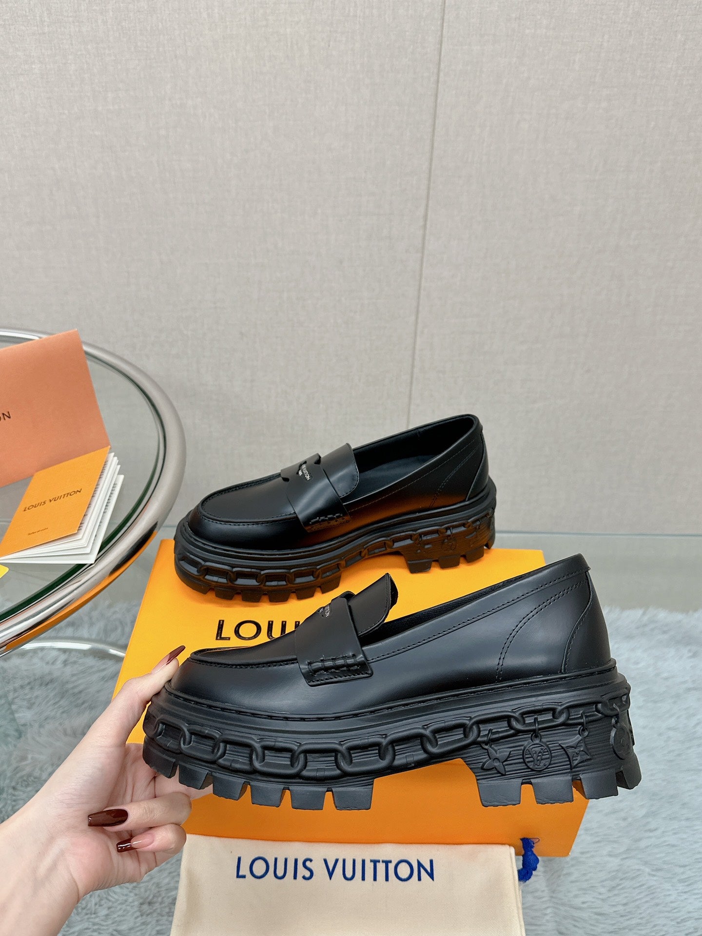 LOU* 25SS chain stripe platform loafers