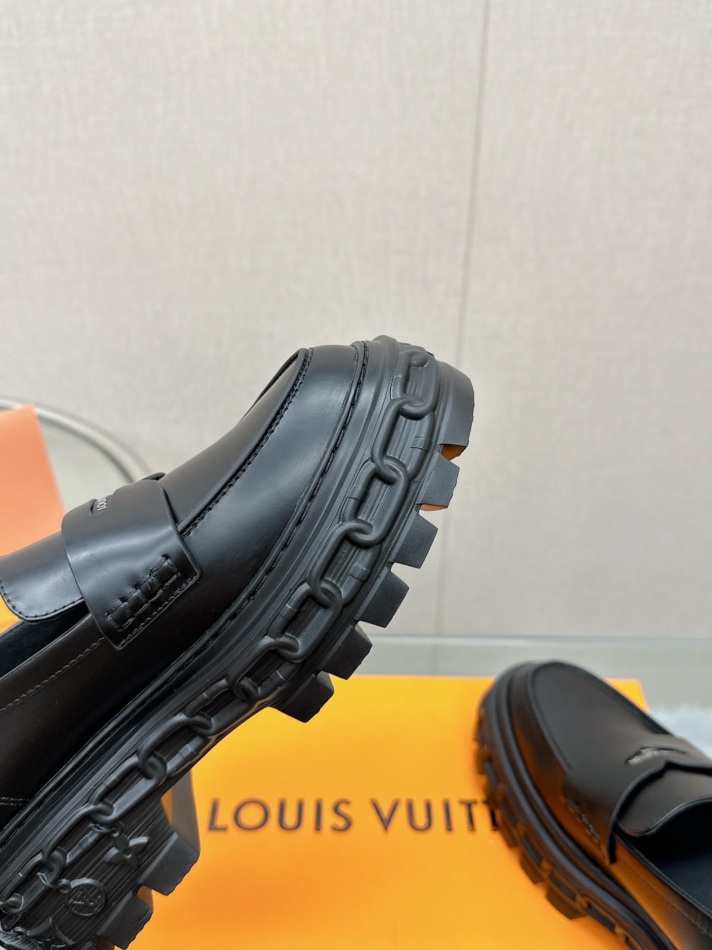 LOU* 25SS chain stripe platform loafers