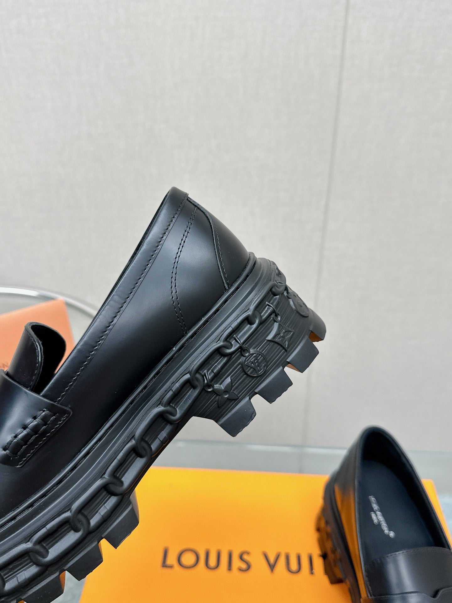 LOU* 25SS chain stripe platform loafers