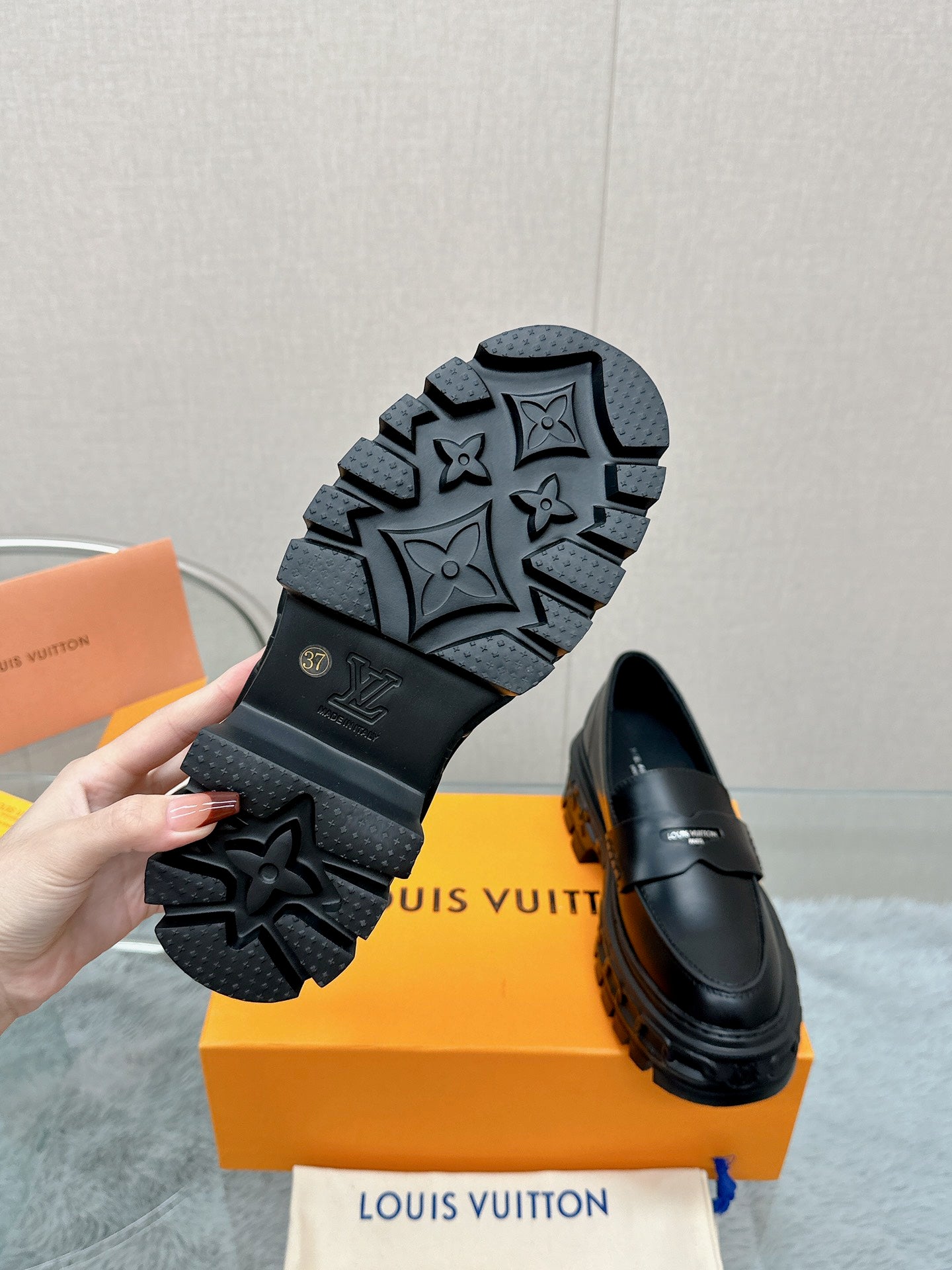 LOU* 25SS chain stripe platform loafers