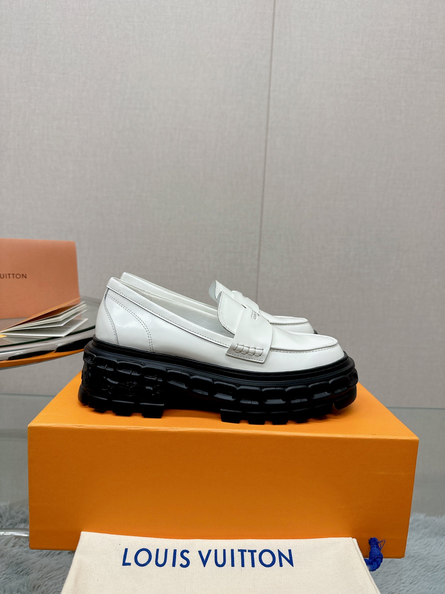 LOU* 25SS chain stripe platform loafers