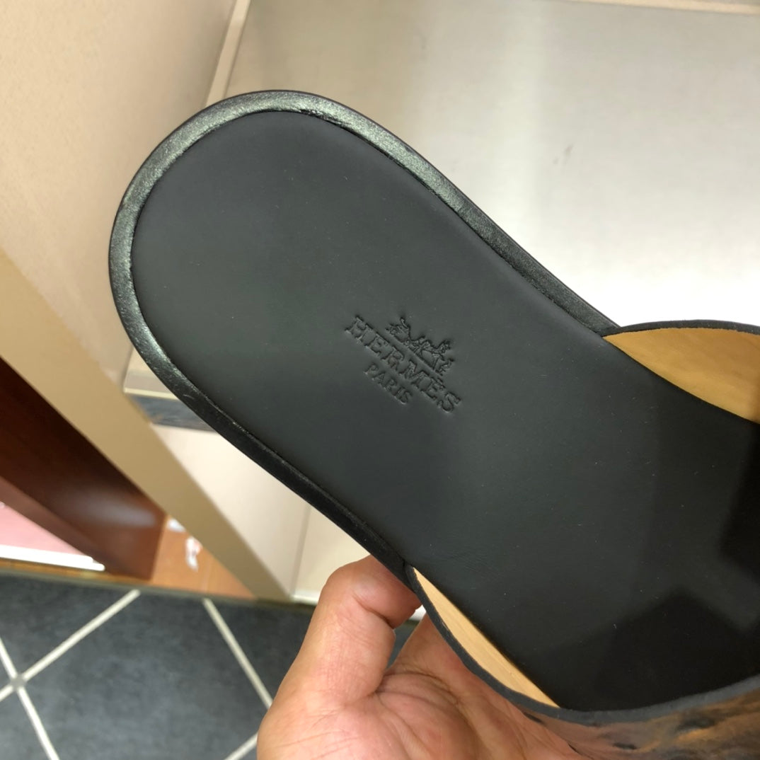 HER* leather slippers