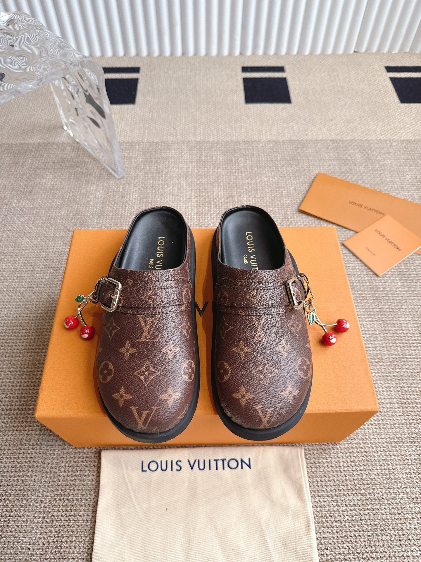 LOU* 25SS Birkenstock closed-toe shoes