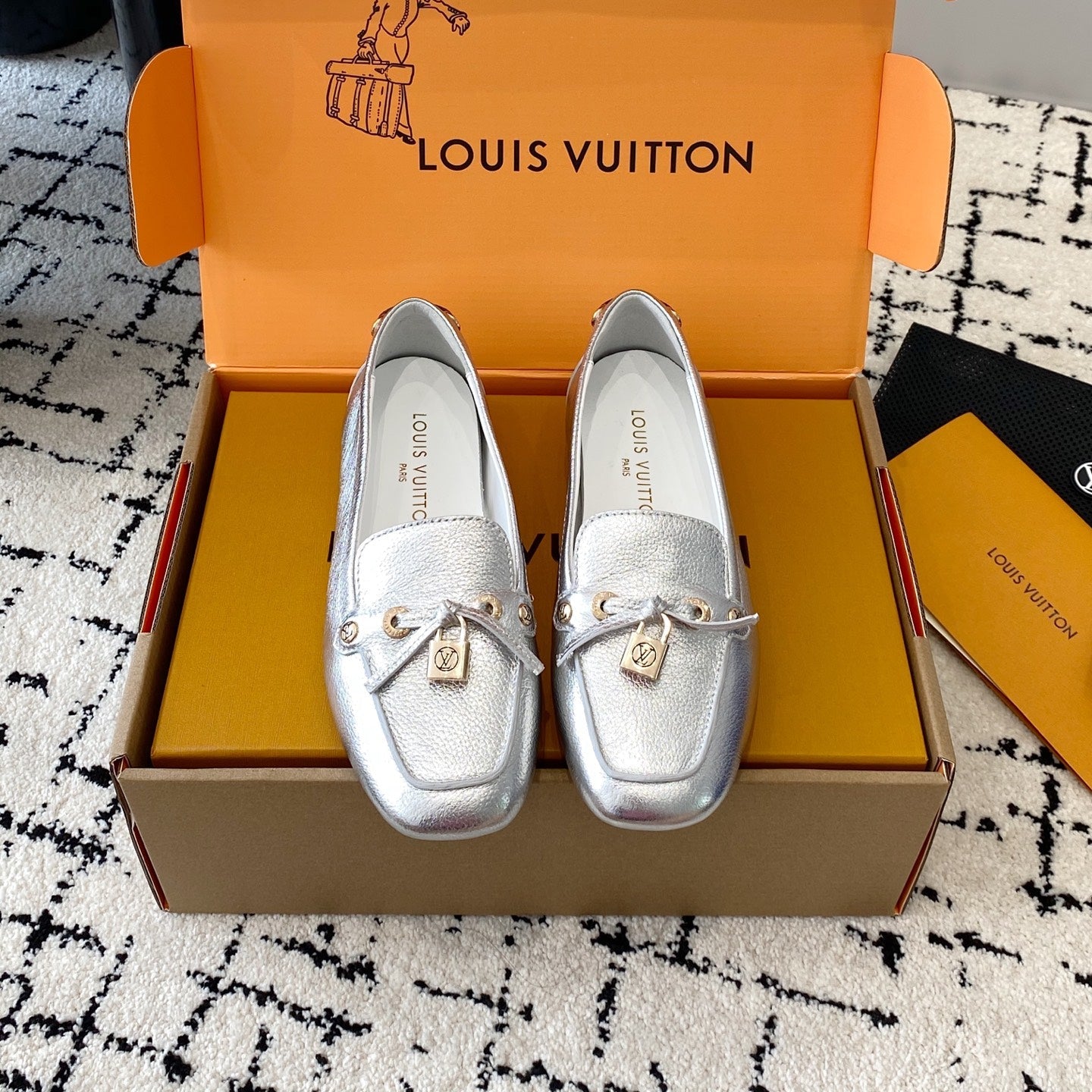 LOU* 25SS flat loafers