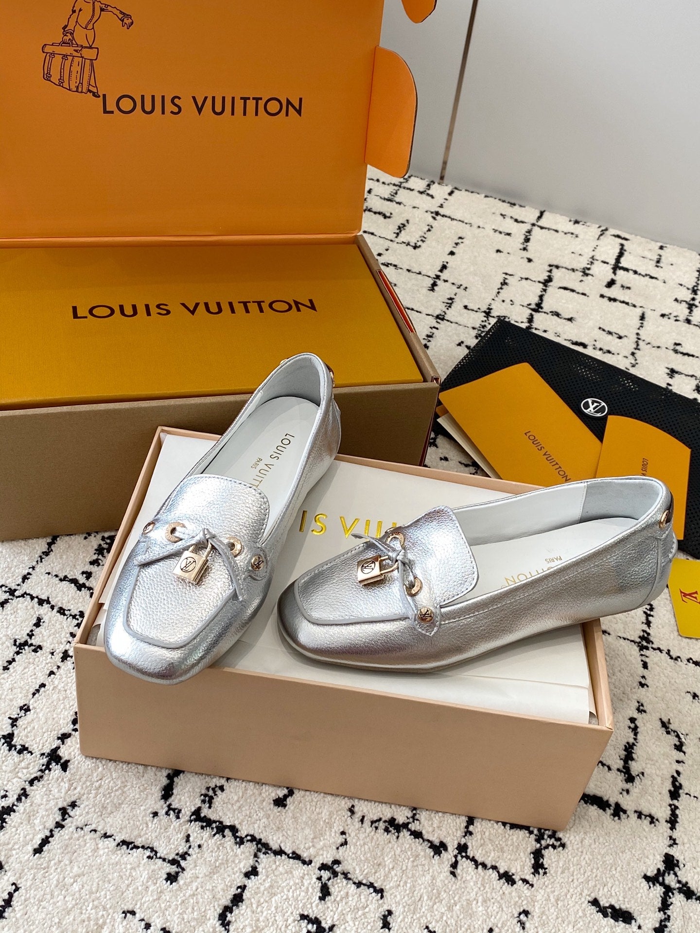 LOU* 25SS flat loafers