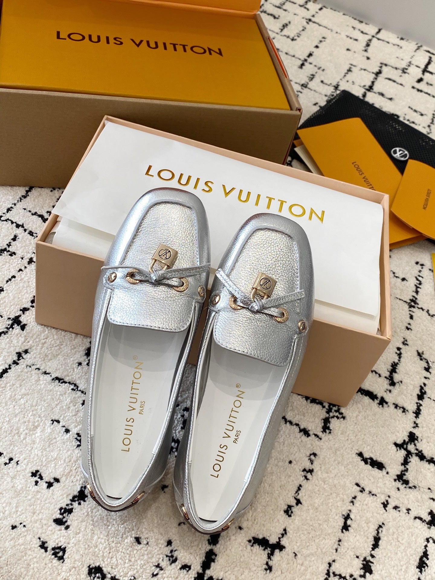 LOU* 25SS flat loafers
