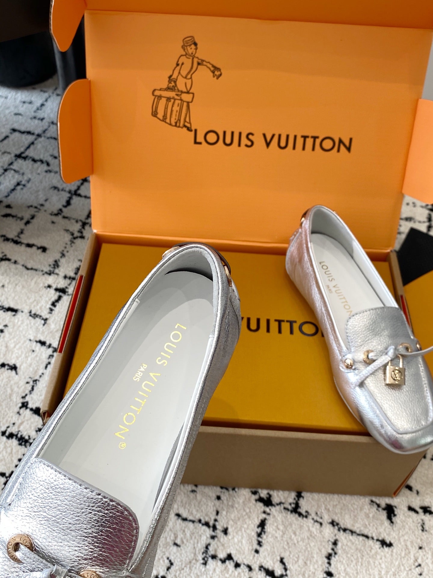 LOU* 25SS flat loafers