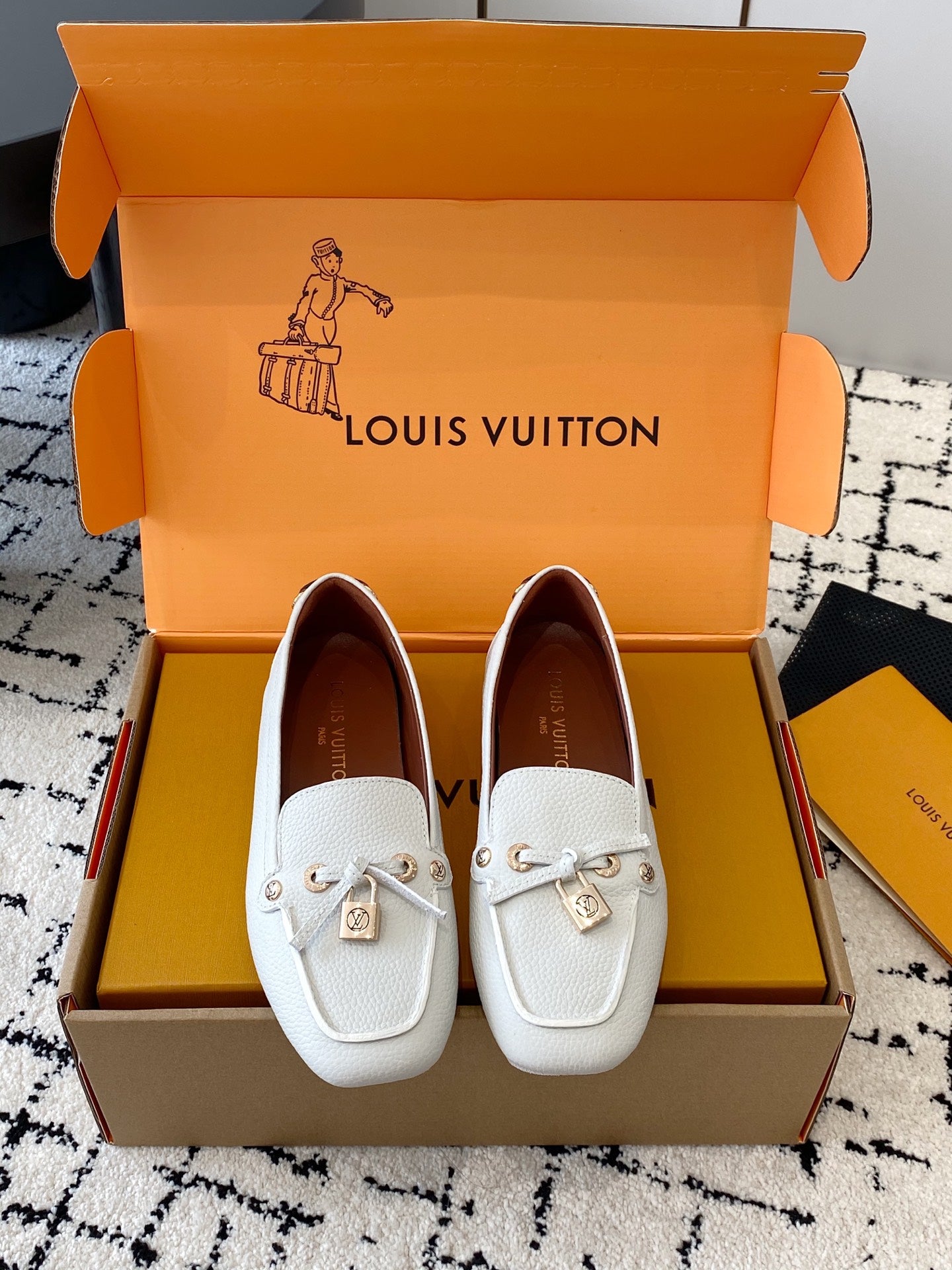 LOU* 25SS flat loafers