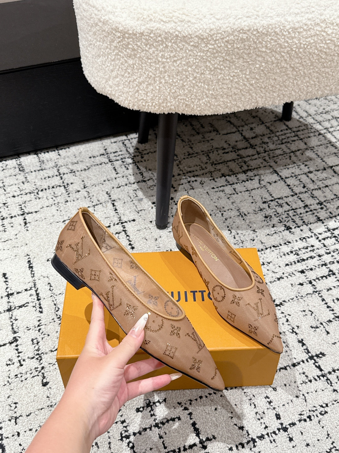 LOU* 25SS mesh diamond pointed toe flat shoes