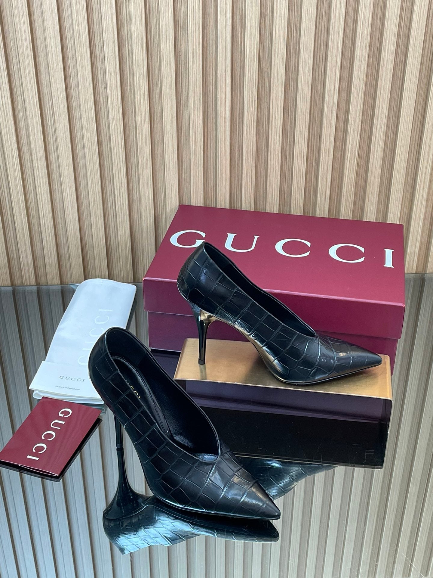 GUC* 25SS patent leather pumps