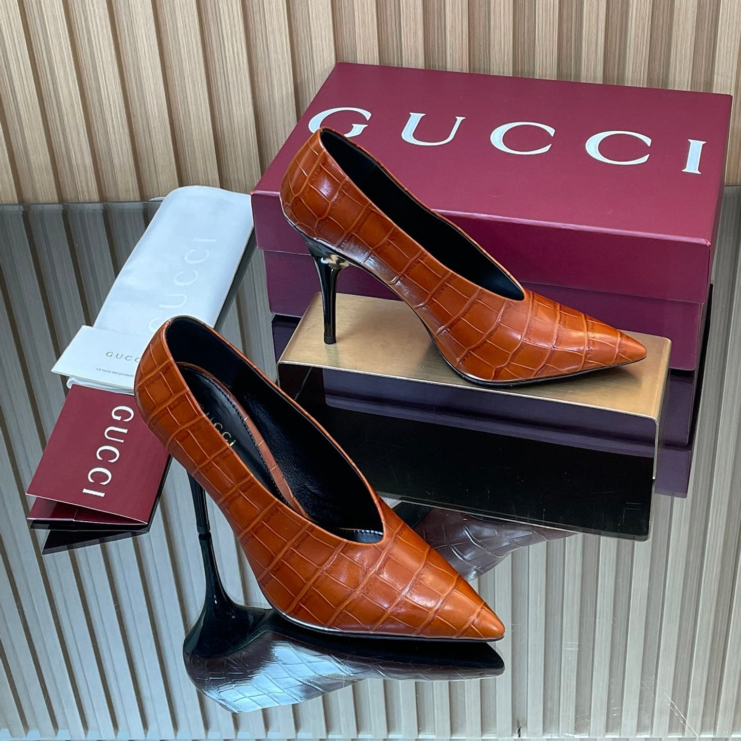 GUC* 25SS patent leather pumps