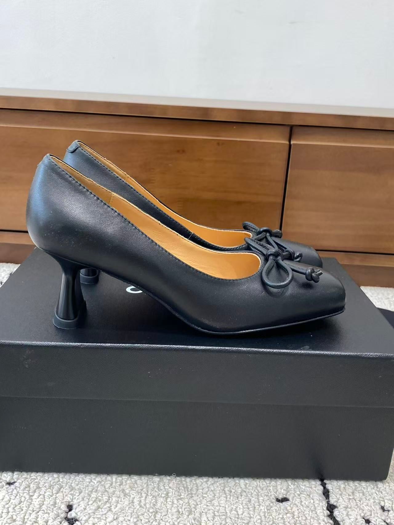 CHAN* 25SS bow tie shoes