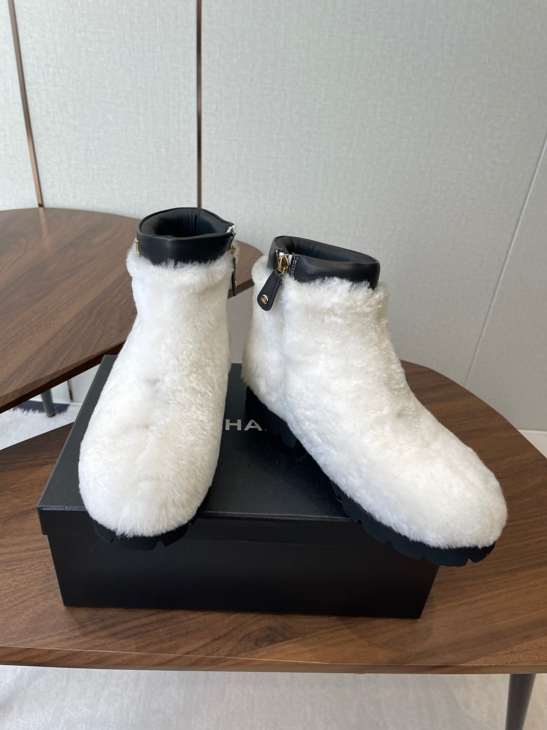 CHAN* 25SS wool zip-up boots