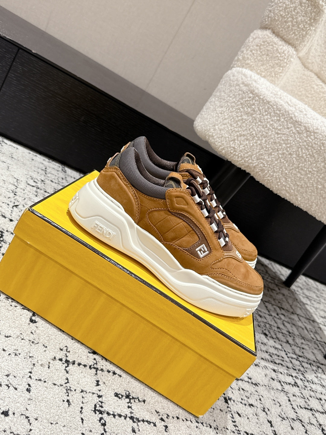 FEN* 25SS FORCE low-top sneakers