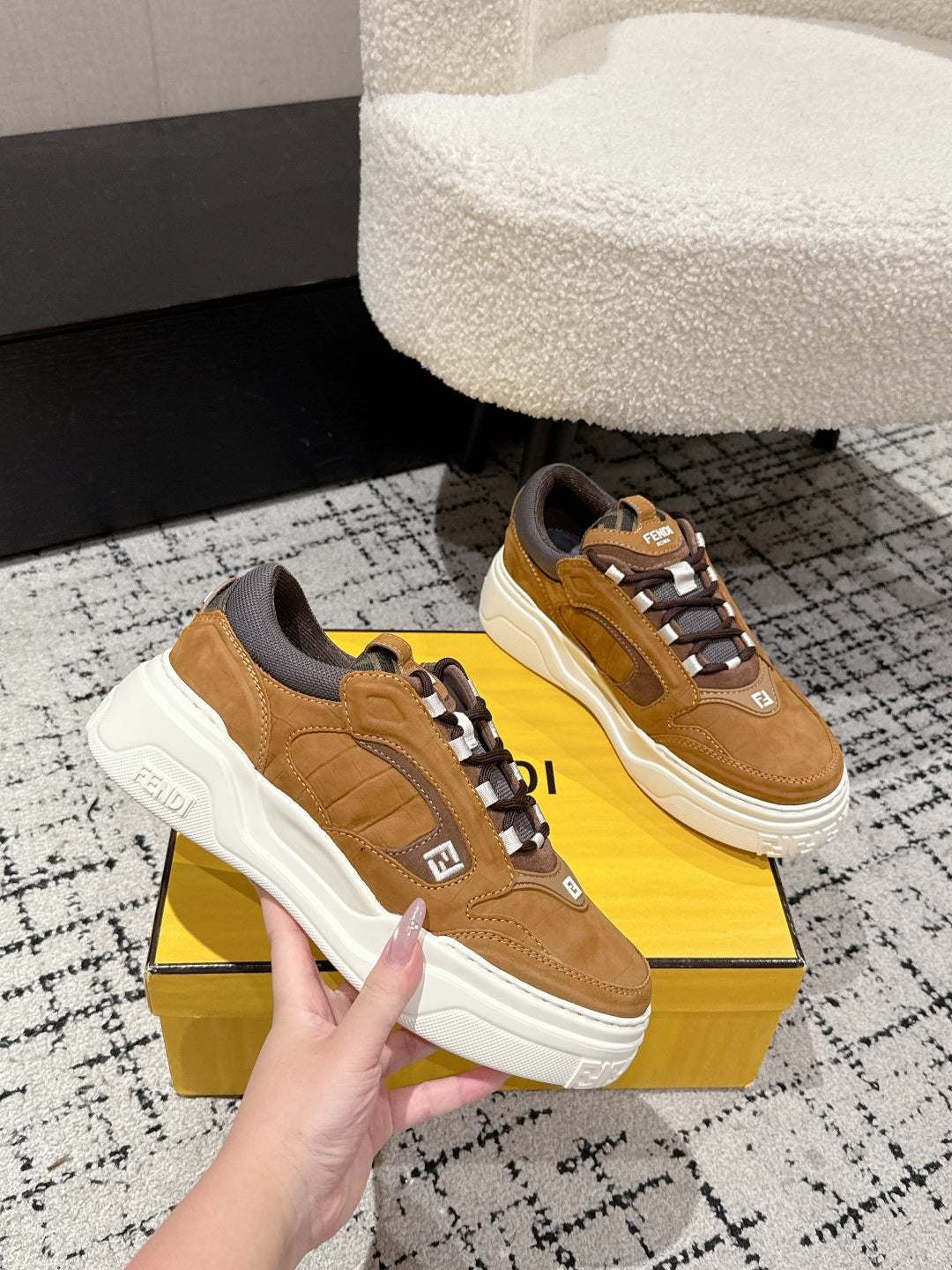 FEN* 25SS FORCE low-top sneakers